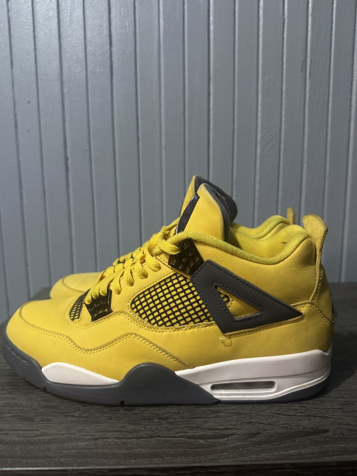 Jordan Brand Air Jordan 4 IV Retro “Lightning” size 12 Size US 12 / EU 45 - 5 Thumbnail
