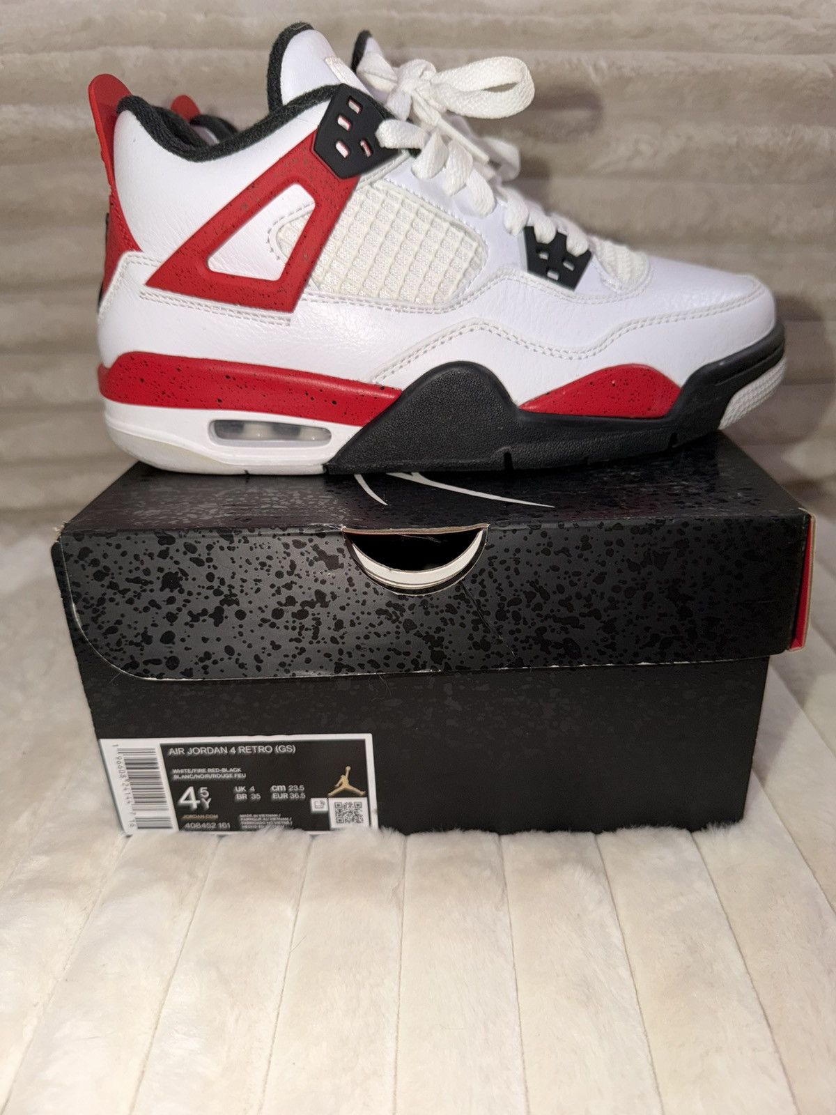 Jordan Brand Air Jordan 4 Retro GS Size 4.5Y White/ Fire Red-Black Size US 6 / IT 36 - 6 Thumbnail