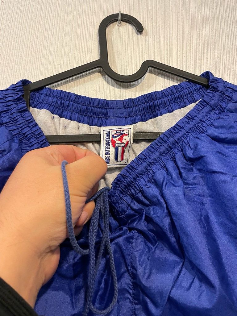 Nike × Vintage Vintage Nike International Nylon Track Pants 90s Swoosh Y2K Size US 36 / EU 52 - 2 Thumbnail