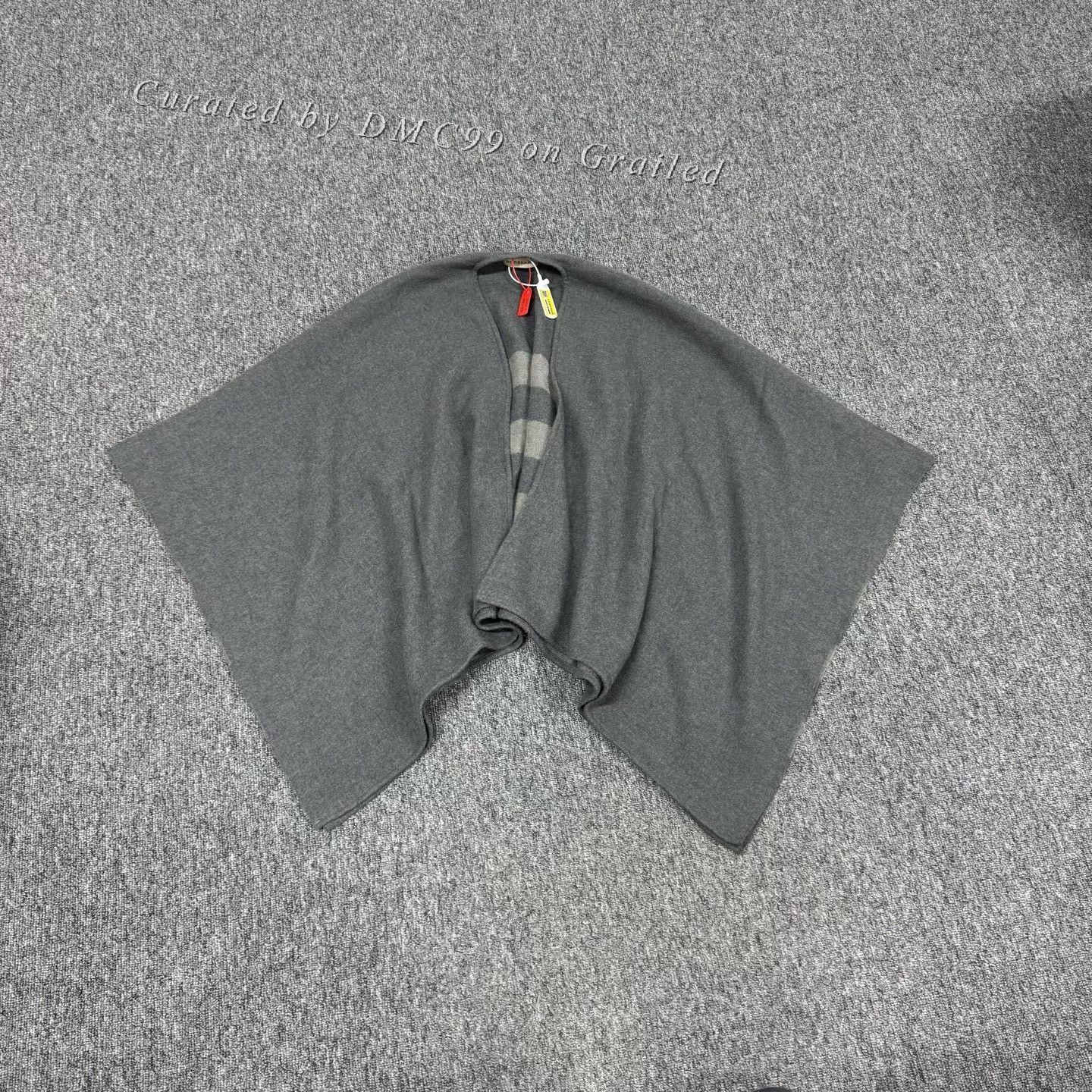 Burberry Burberry Merino Wool Cape Shawl 140x140cm Size ONE SIZE - 1 Thumbnail
