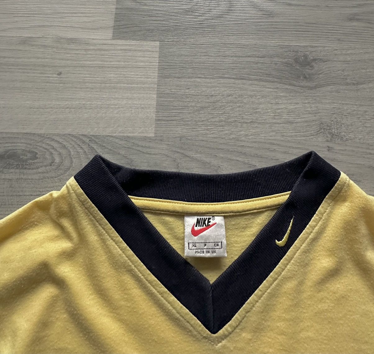 Nike Vintage yellow T-shirt Nike swoosh logo made in UK Size US XL / EU 56 / 4 - 4 Thumbnail