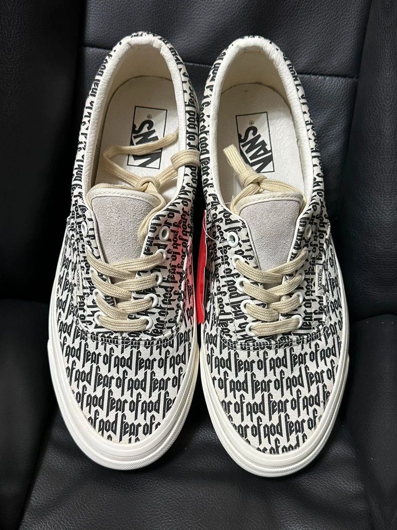 Fear of God Fear of God The first generation of co-branded canvas shoe Size US 10 / EU 43 - 1 Thumbnail