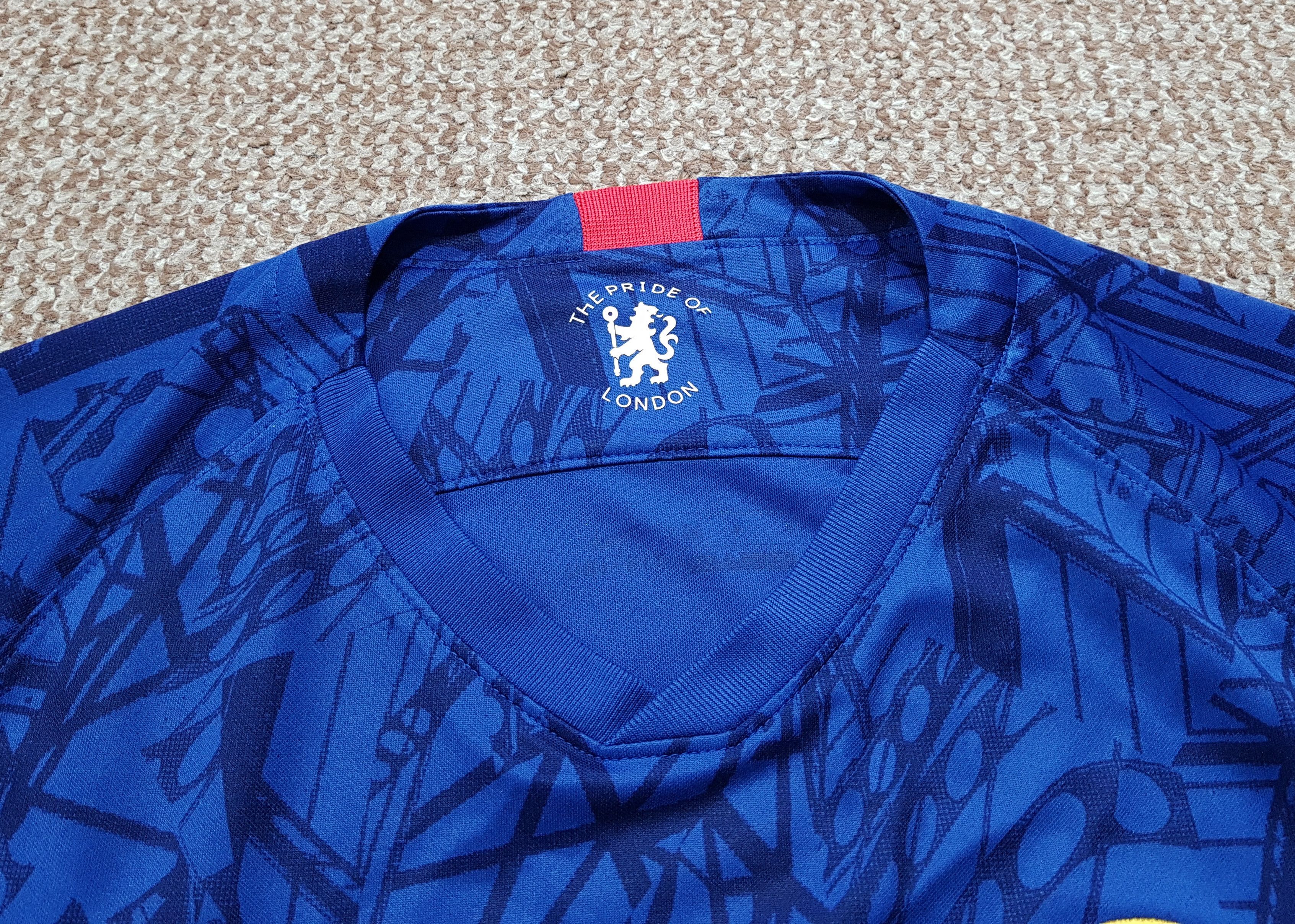 Nike Chelsea FC 2019/20 Nike Home Soccer Jersey Football Shirt L Size US L / EU 52-54 / 3 - 14 Thumbnail