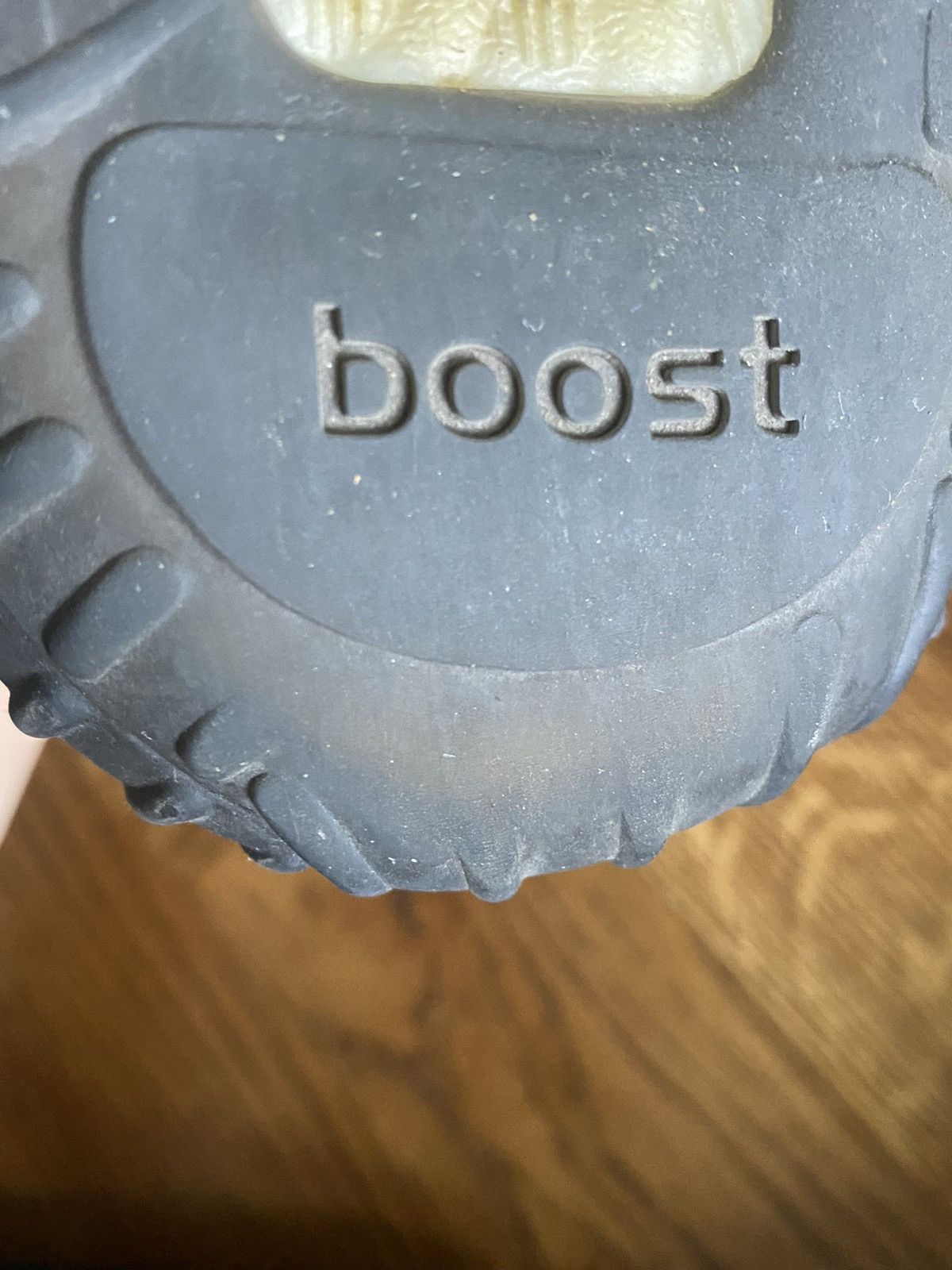 Adidas × Kanye West adidas YEEZY BOOST 350v2 Oreo Size US 6 / EU 39 - 12 Thumbnail