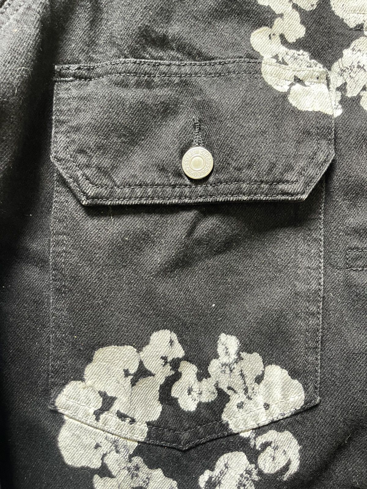 DENIM TEARS × Levi's Denim Tears x Levis Type 2 Wreath Black Denim Trucker Jacket Size US XL / EU 56 / 4 - 5 Thumbnail