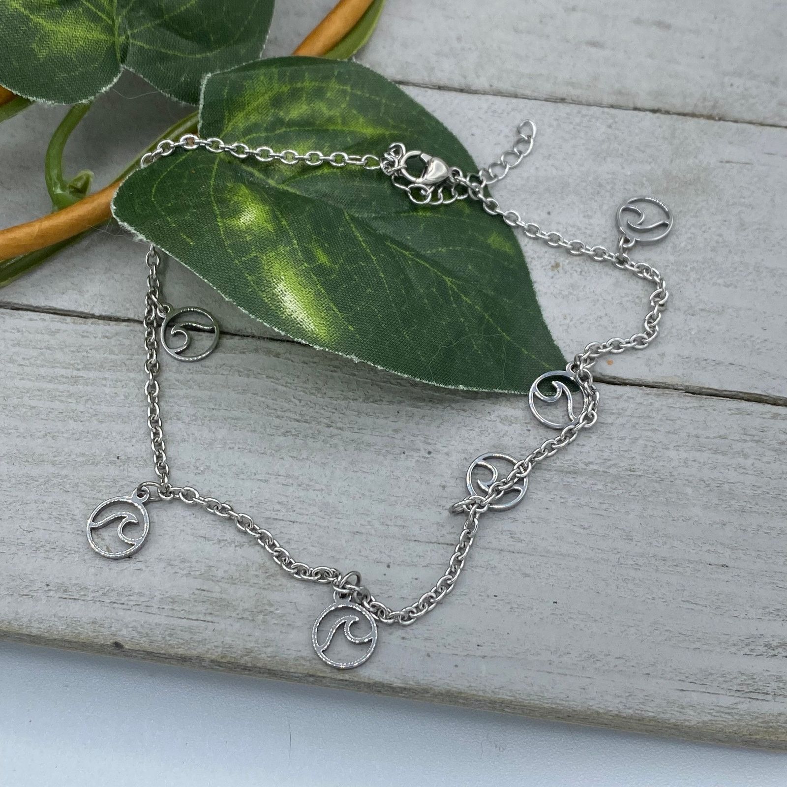 The Unbranded Brand Stainless Steel Wave Anklet Size ONE SIZE - 1 Thumbnail