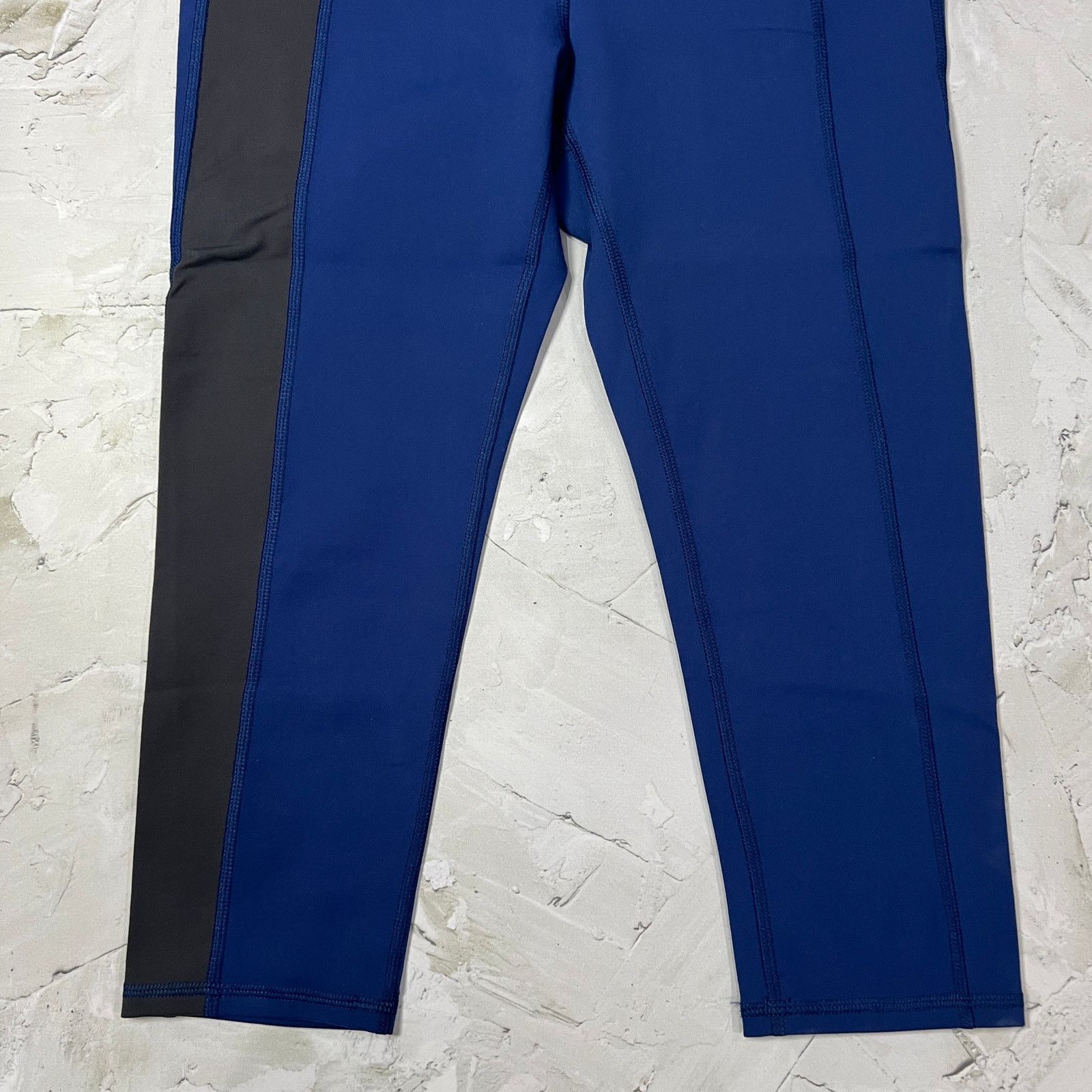 Aether Apparel Aether Blue Colorblock Crop Leggings M Performance Size 27" / US 4 / IT 40 - 7 Thumbnail