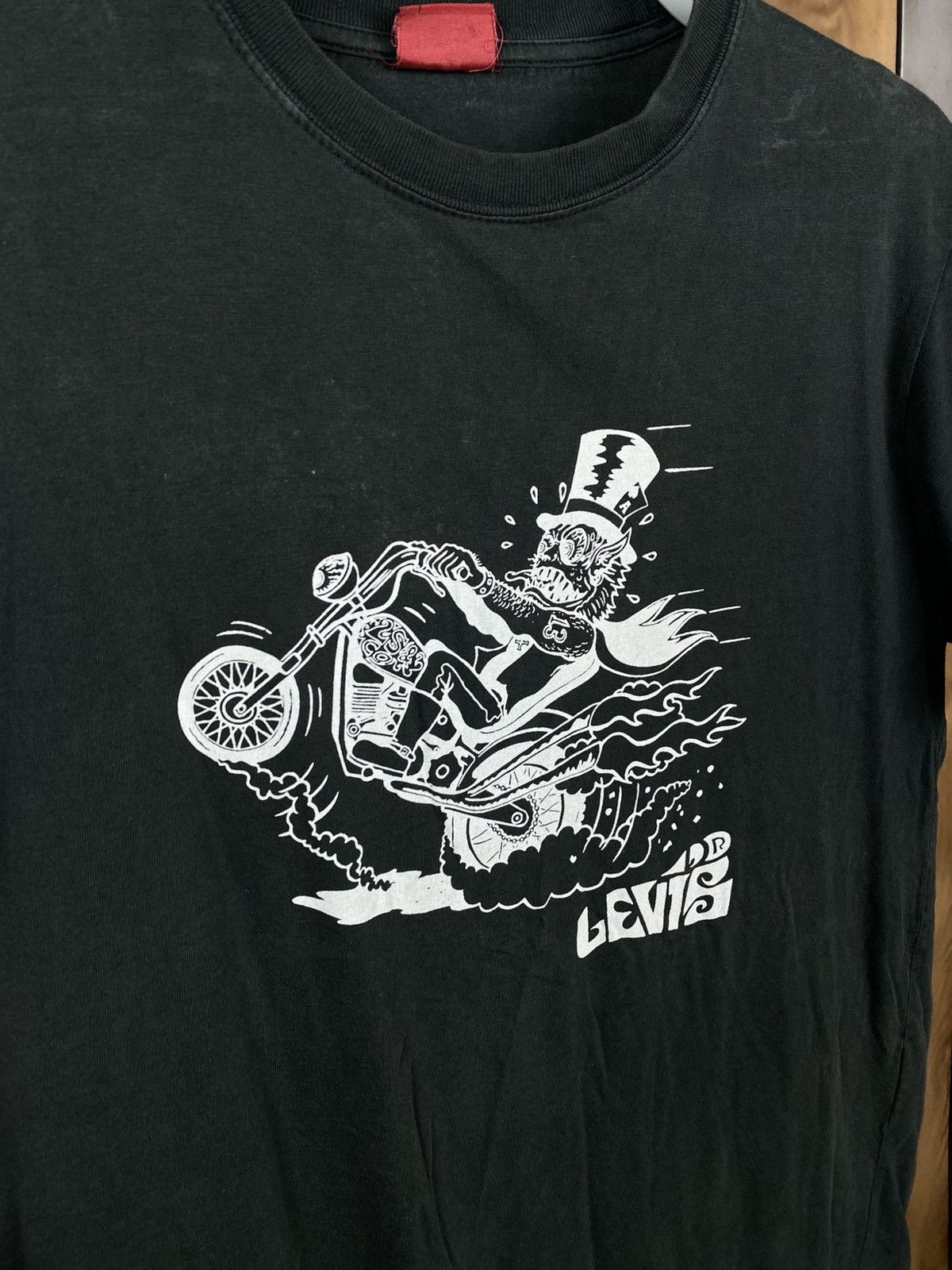 Levi's Vintage Clothing 🛣️Vintage 90s T-Shirt Levi’s Red Tab Biker VTG Demon Tee🛣️ Size US M / EU 48-50 / 2 - 2 Thumbnail
