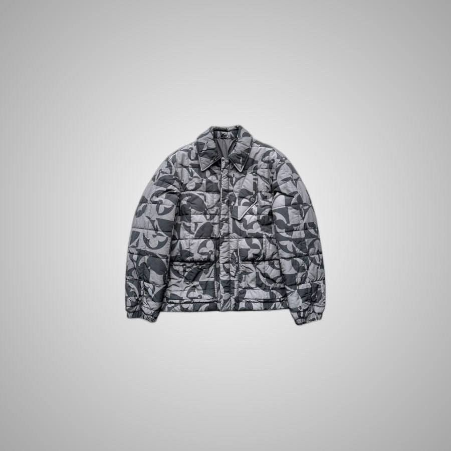 Louis Vuitton LOUIS VUITTON GREY & BLACK FLOWER MONOGRAM QUILTED JACKET Size US M / EU 48-50 / 2 - 1 Thumbnail