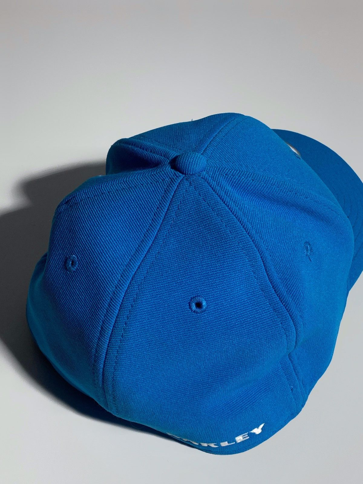 Oakley 🔥Y2K OAKLEY METAL ICON FLEX FIT CAP BLUE RARE GORPCORE STYLE Size ONE SIZE - 8 Thumbnail
