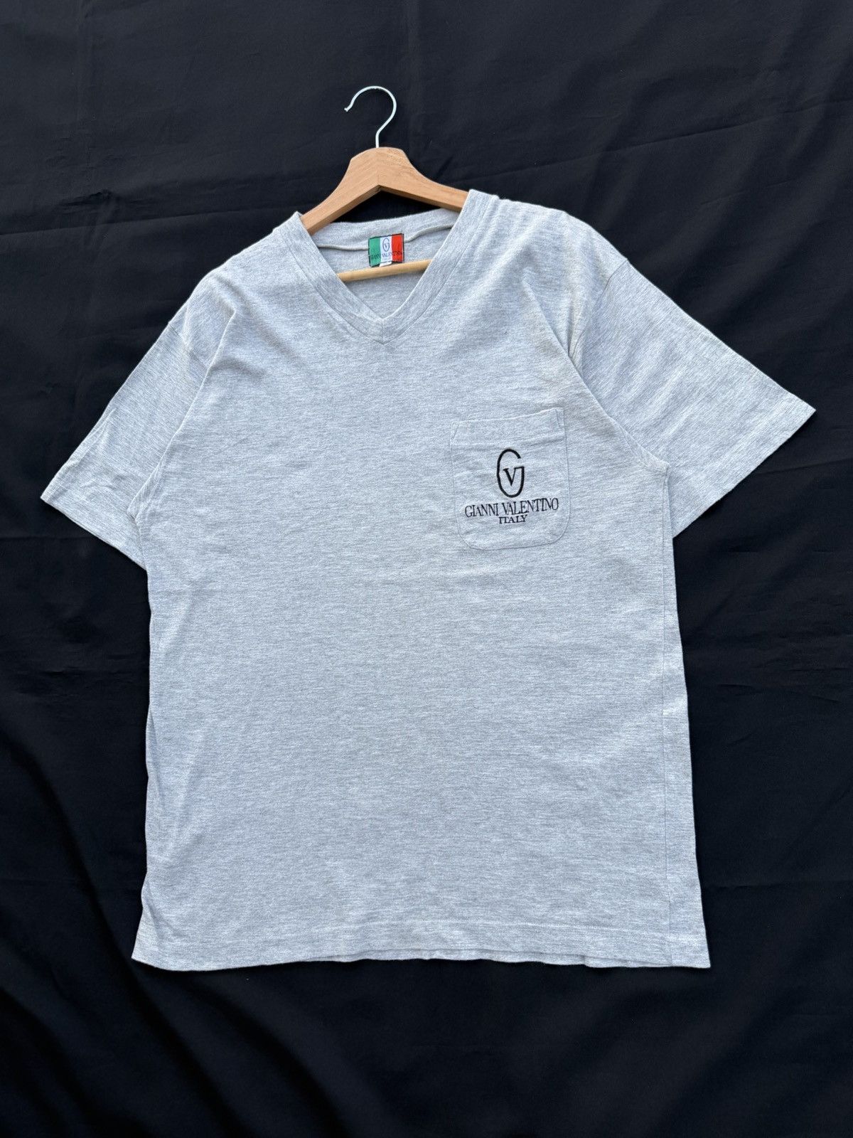 Gianni Valentino Rare Vintage 90s Gianni Valentino Small Logo Pocket Tshirt Size US L / EU 52-54 / 3 - 4 Thumbnail