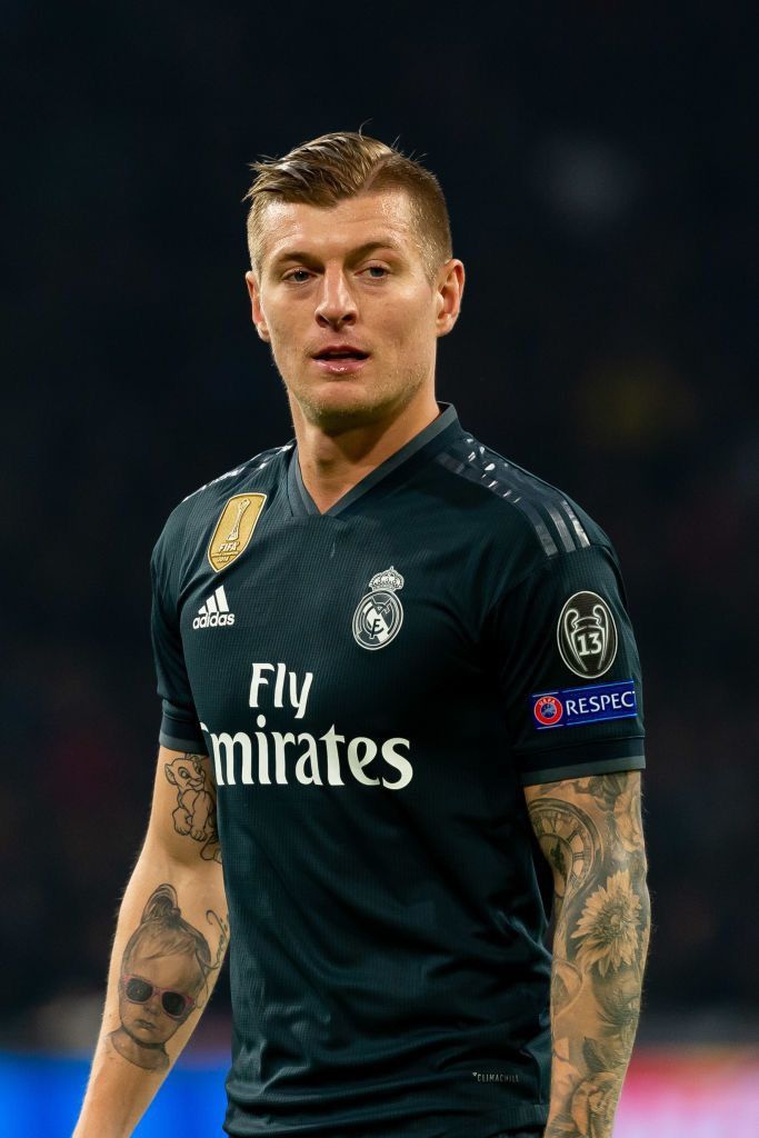 Vintage REAL MADRID ADIDAS 2018/2019 FOOTBALL AWAY JERSEY #8 KROOS Size US L / EU 52-54 / 3 - 14 Thumbnail