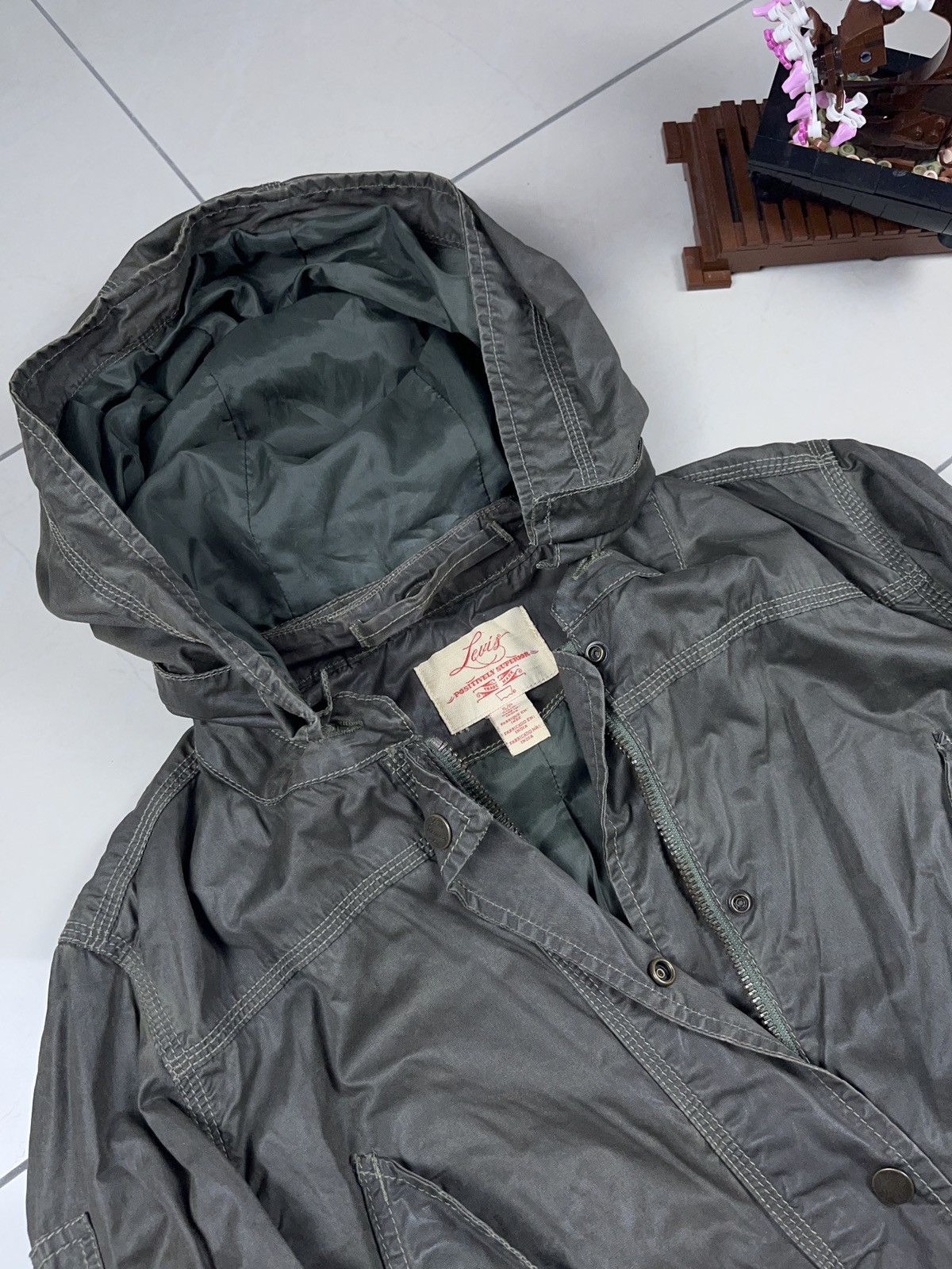 Levi's ➕ vintage y2k Levi’s fishtail cargo parka waxed coat jacket Size S / US 4 / IT 40 - 4 Thumbnail