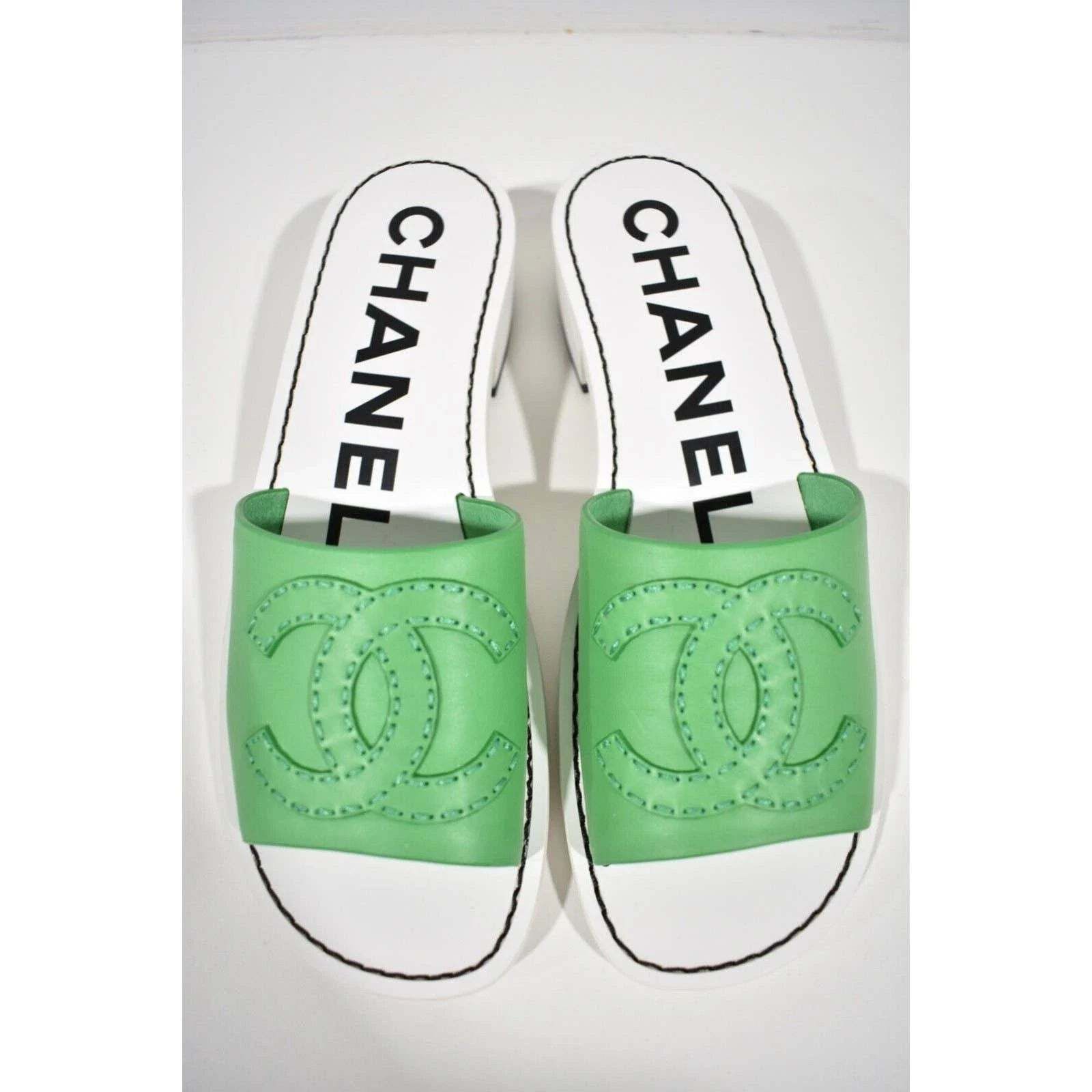 Chanel Chanel 22S Green Calfskin Leather White CC Logo Mules Size US 7 / IT 37 - 8 Thumbnail