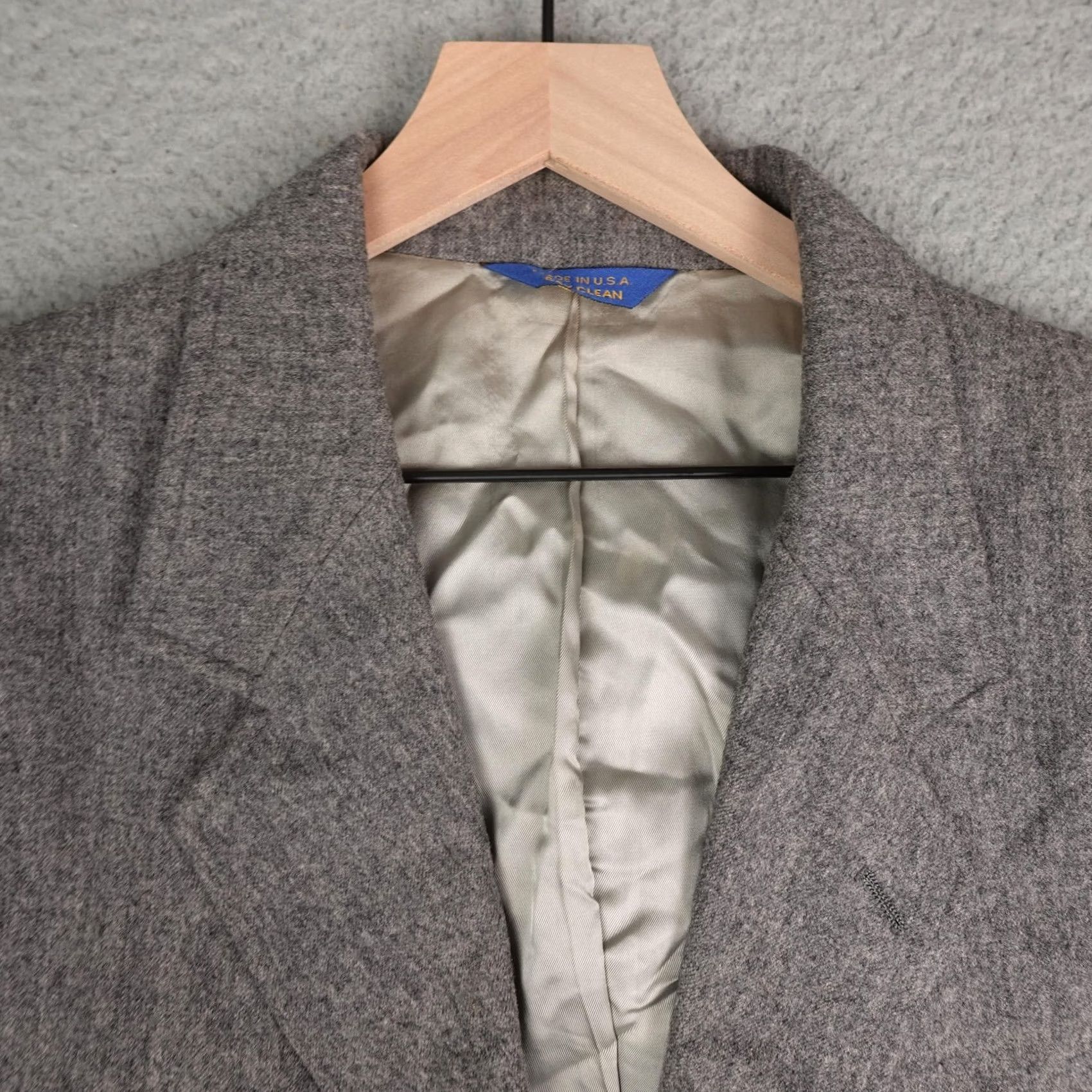 Pendleton VINTAGE Pendleton Sport Coat Mens 46 Gray Wool Tweed Blazer USA Brand Pendleton Sport Coat Men 46 Gray Wool Tweed Blazer Vintage Size 46R - 5 Thumbnail
