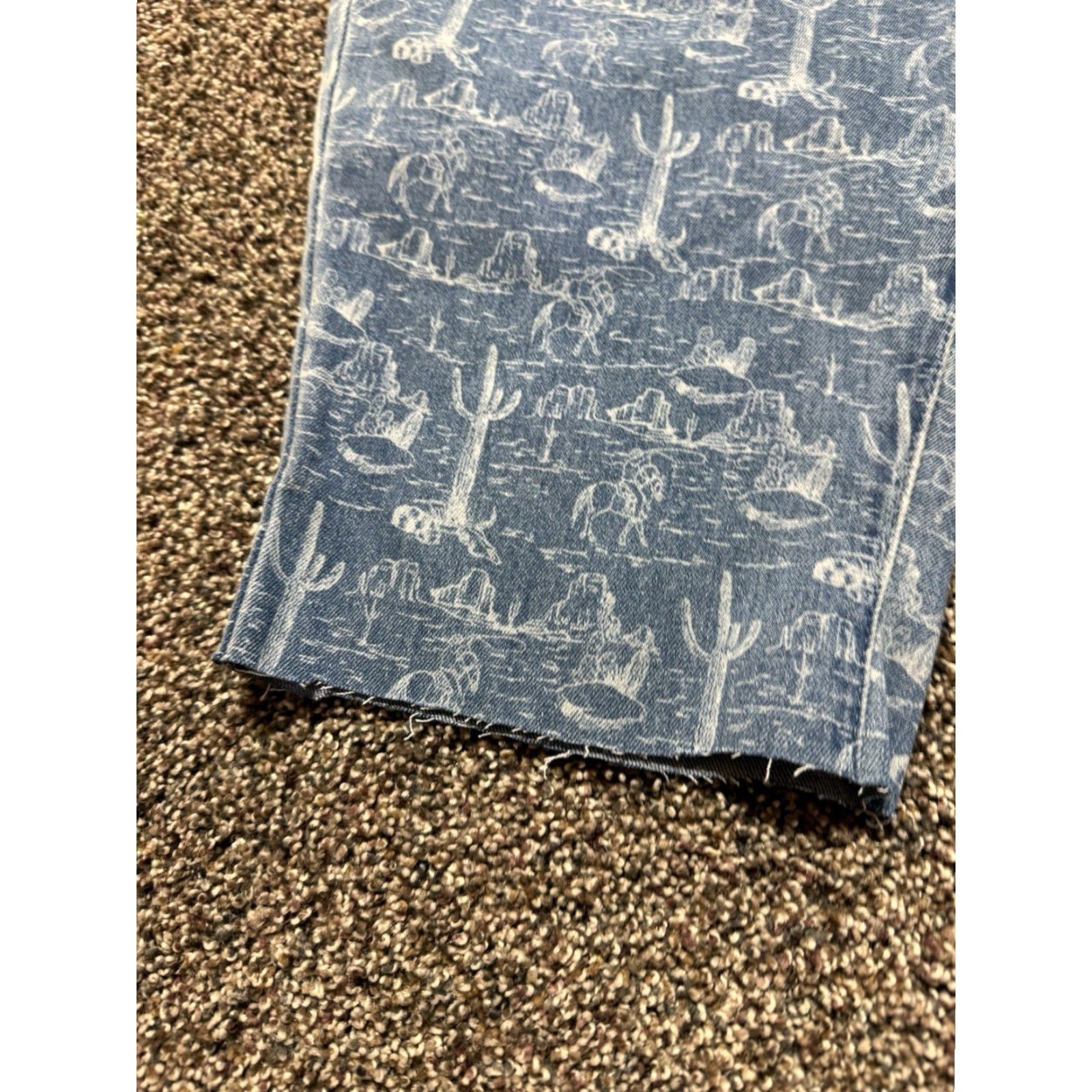 Denime Rock & Roll Denim Capri Jeans Women's 33 Blue 15 Inseam Bermuda Cutoff Jeans Size 33 Women Size 24" / US 00 / IT 34 - 4 Thumbnail