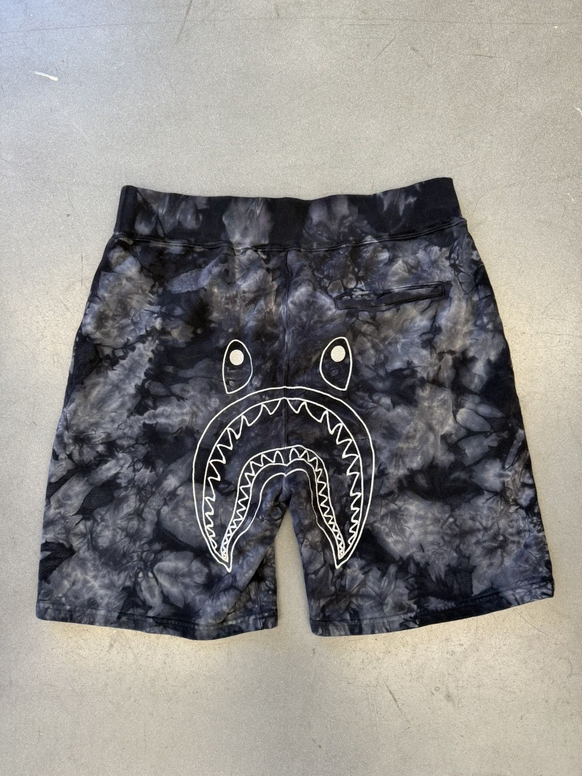 Bape Bape Tie Dye Shark Sweat Shorts Size US 36 / EU 52 - 2 Thumbnail