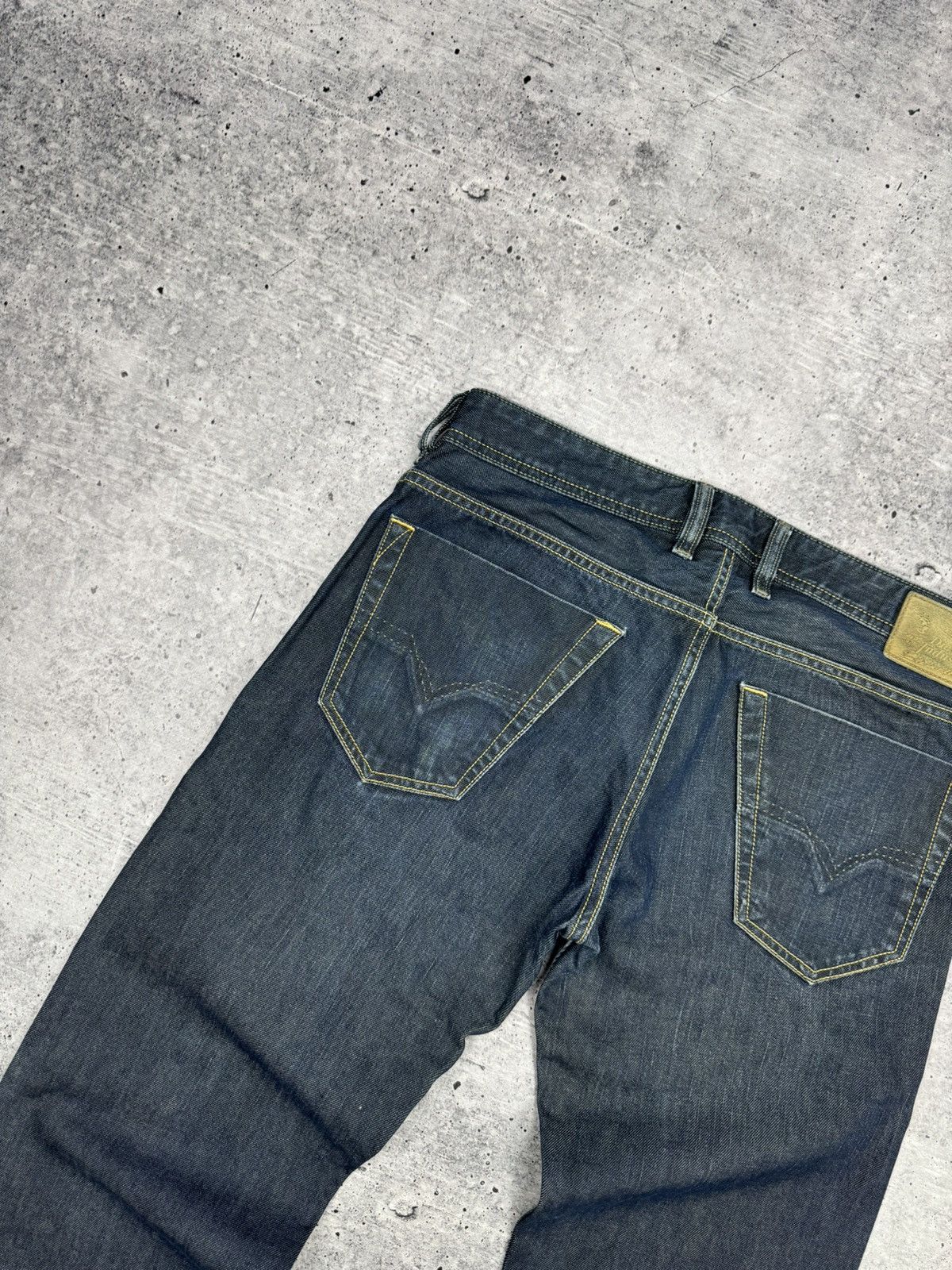Diesel Vintage Diesel 90’s Y2K Style Classic Dark Blue Jeans Pants Size US 31 - 19 Thumbnail