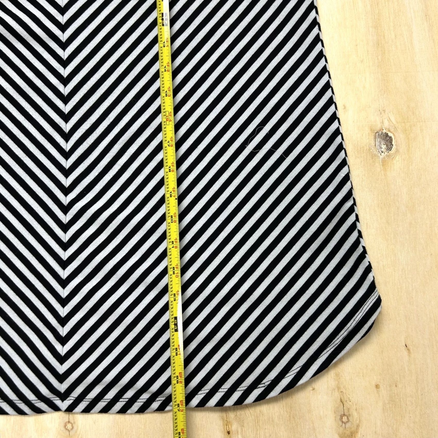 Mossimo Mossimo Tank Top Womens XL Black White Striped Chevron Sleeveless Zip Back Size XL / US 12-14 / IT 48-50 - 3 Thumbnail