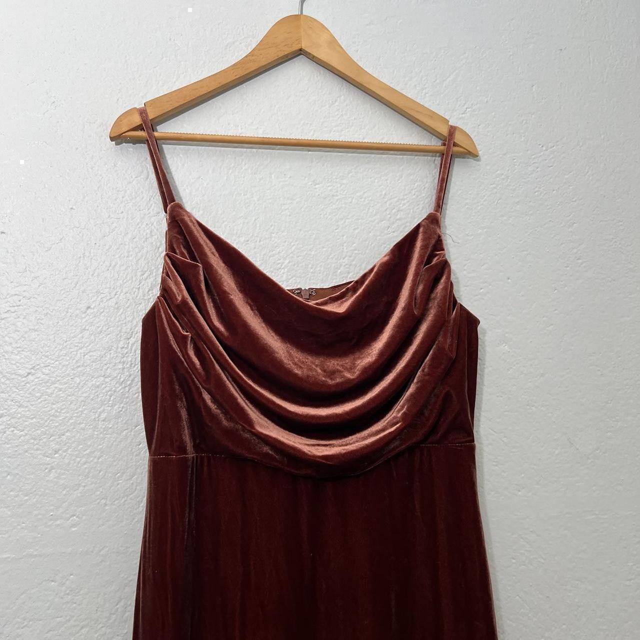 Other Revelry Skye terracotta velour velvet bridesmaids dress Size XXL / US 16-18 / IT 52-54 - 4 Thumbnail