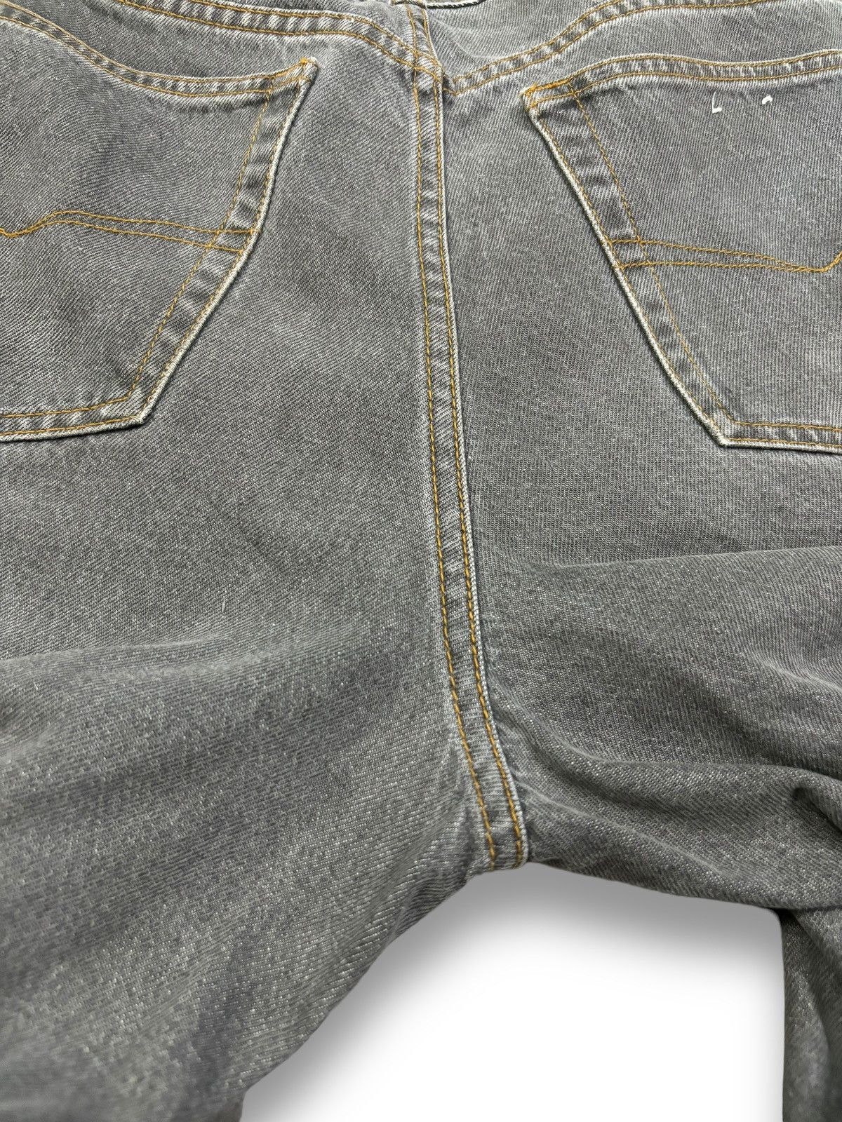 Uniqlo Vintage 90s Uniqlo Dirty Faded Loose Taper Ripped Jeans Size US 32 / EU 48 - 13 Thumbnail
