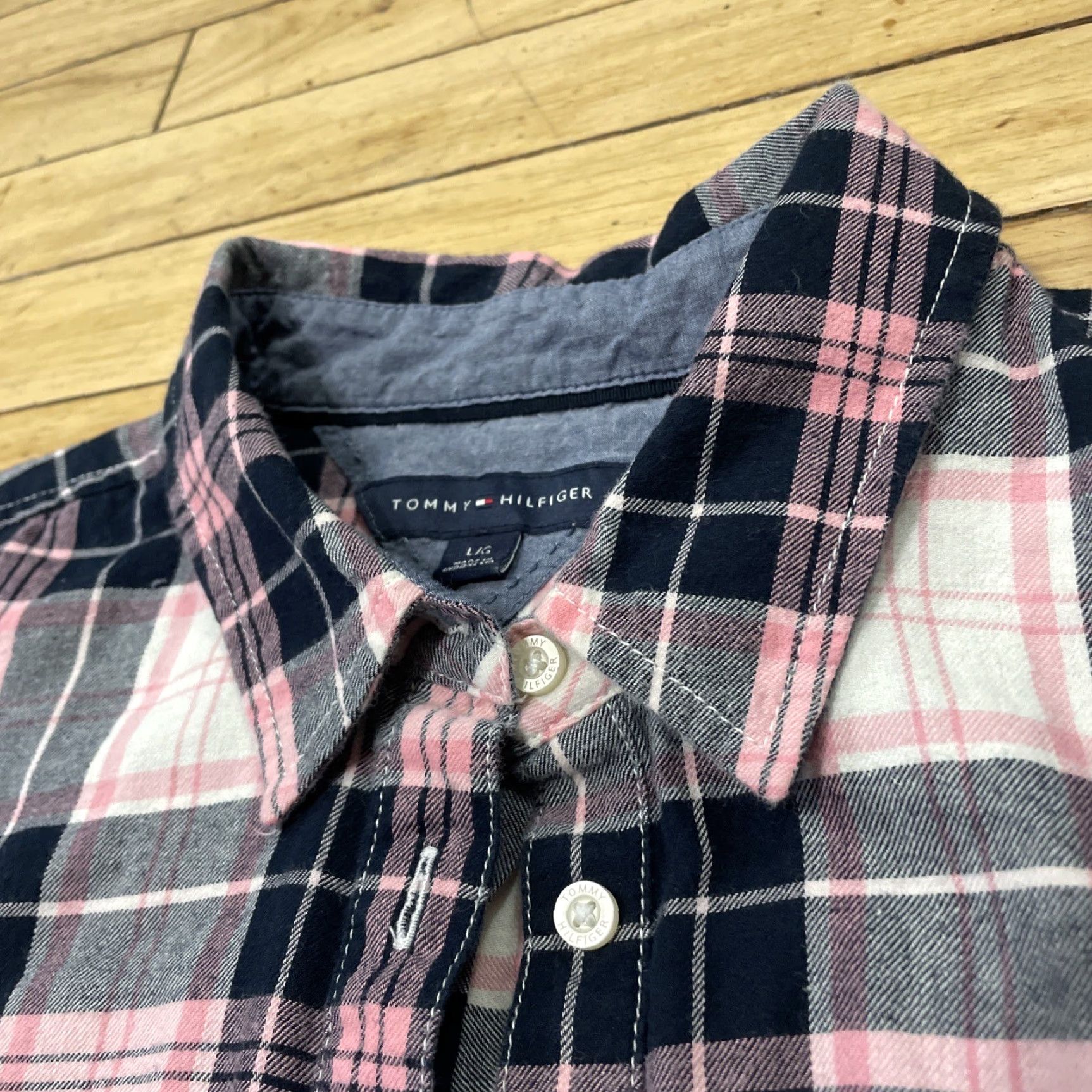 Tommy Hilfiger TOMMY HILFIGER Henley Shirt Women L Pink Plaid Western Surf Girl Y2K Sporty All Seasons Breathable Button-Up Casual Shirt Size L / US 10 / IT 46 - 5 Thumbnail