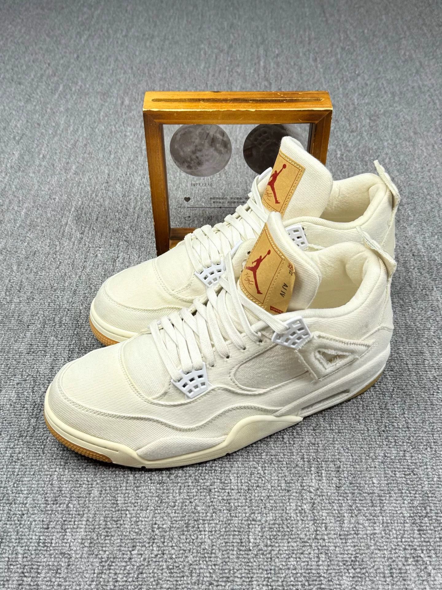 Levi's Levi's AJ4 Denim White Lowtop Sneakers 12 Men Size US 12 / EU 45 - 1 Thumbnail