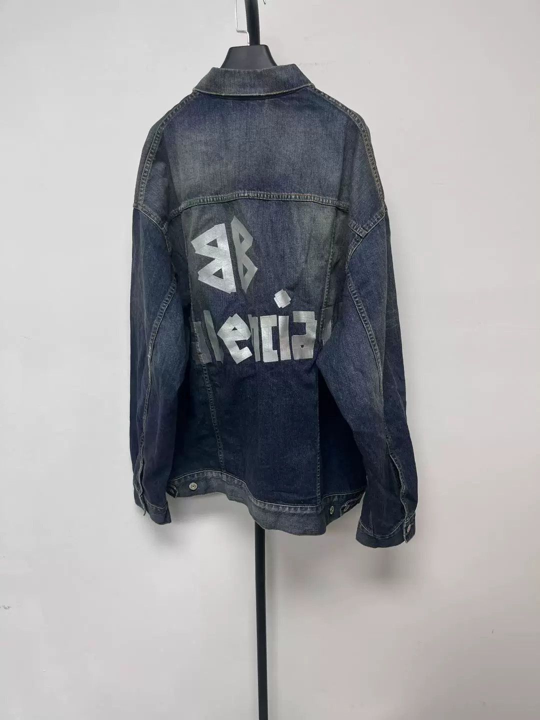 Balenciaga balenciaga washed denim long sleeve jacket. Size US XS / EU 42 / 0 - 2 Thumbnail