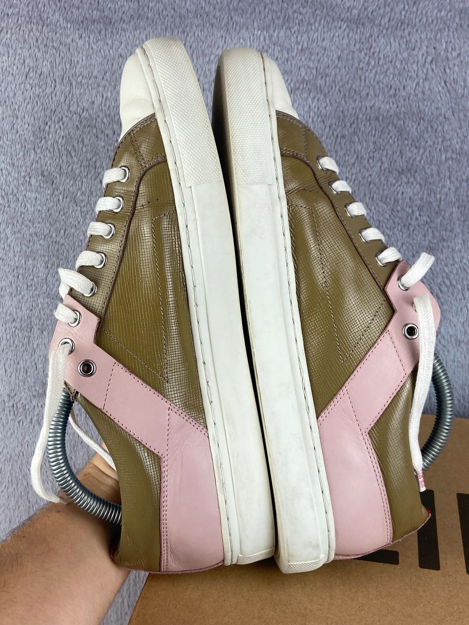 Hugo Boss Hugo Boss trampki złoto białe vintage Size US 9 / EU 42 - 9 Thumbnail
