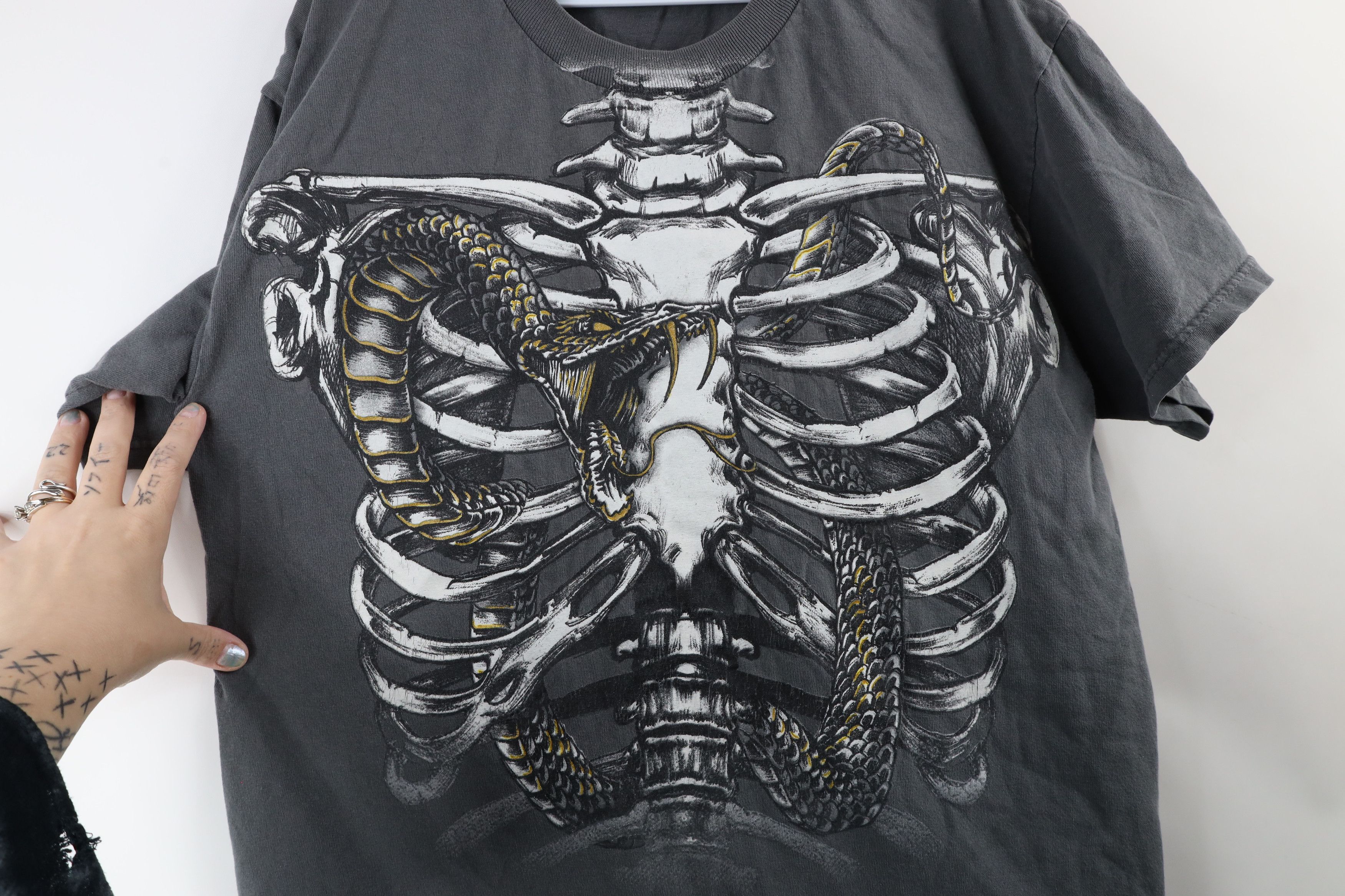 Vintage Vintage Y2K Streetwear Snake MMA UFC Fighting T-Shirt Size US M / EU 48-50 / 2 - 5 Thumbnail