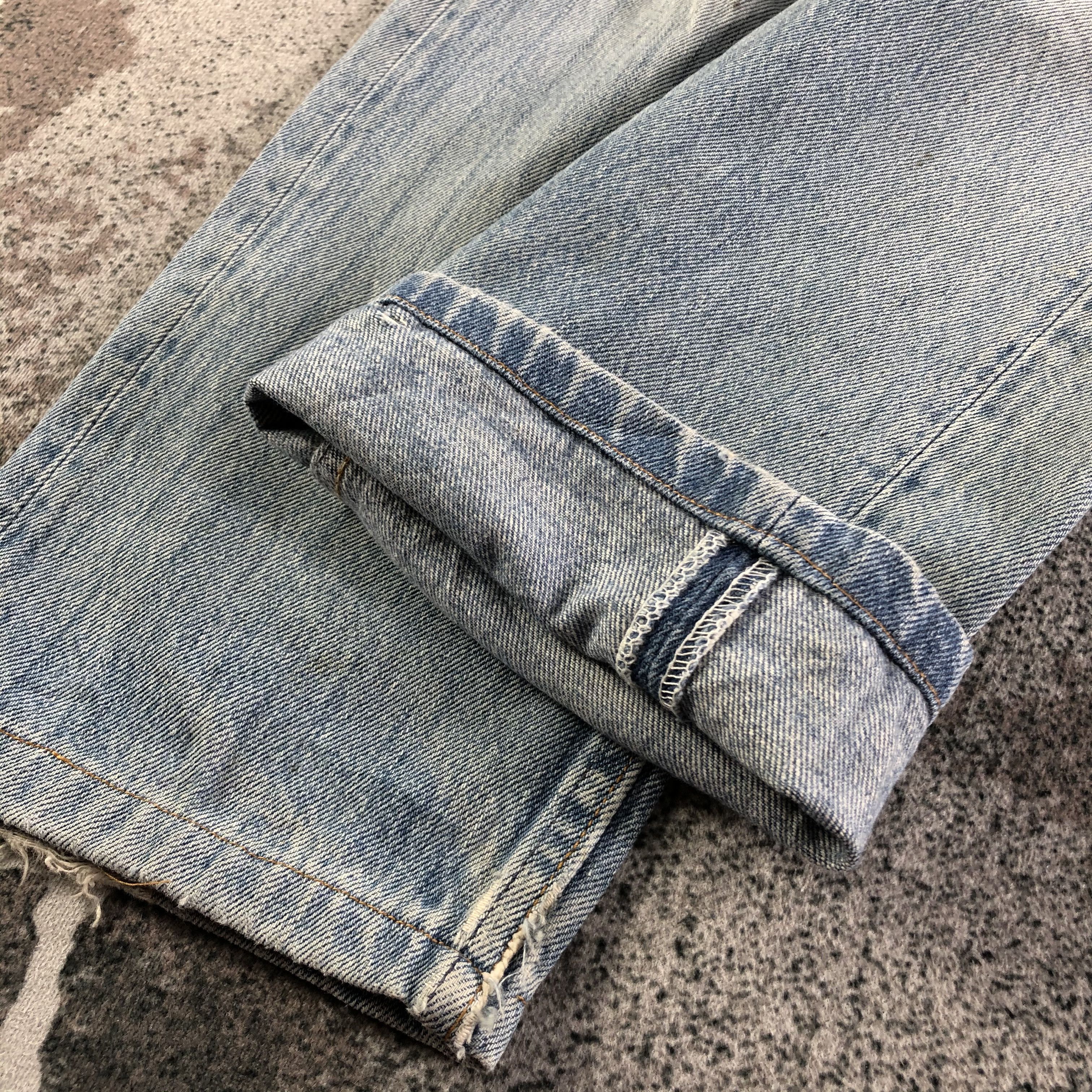Levi's Vintage Levis 501 Jeans Medium Wash Denim KJ3131 Size US 27 - 7 Thumbnail