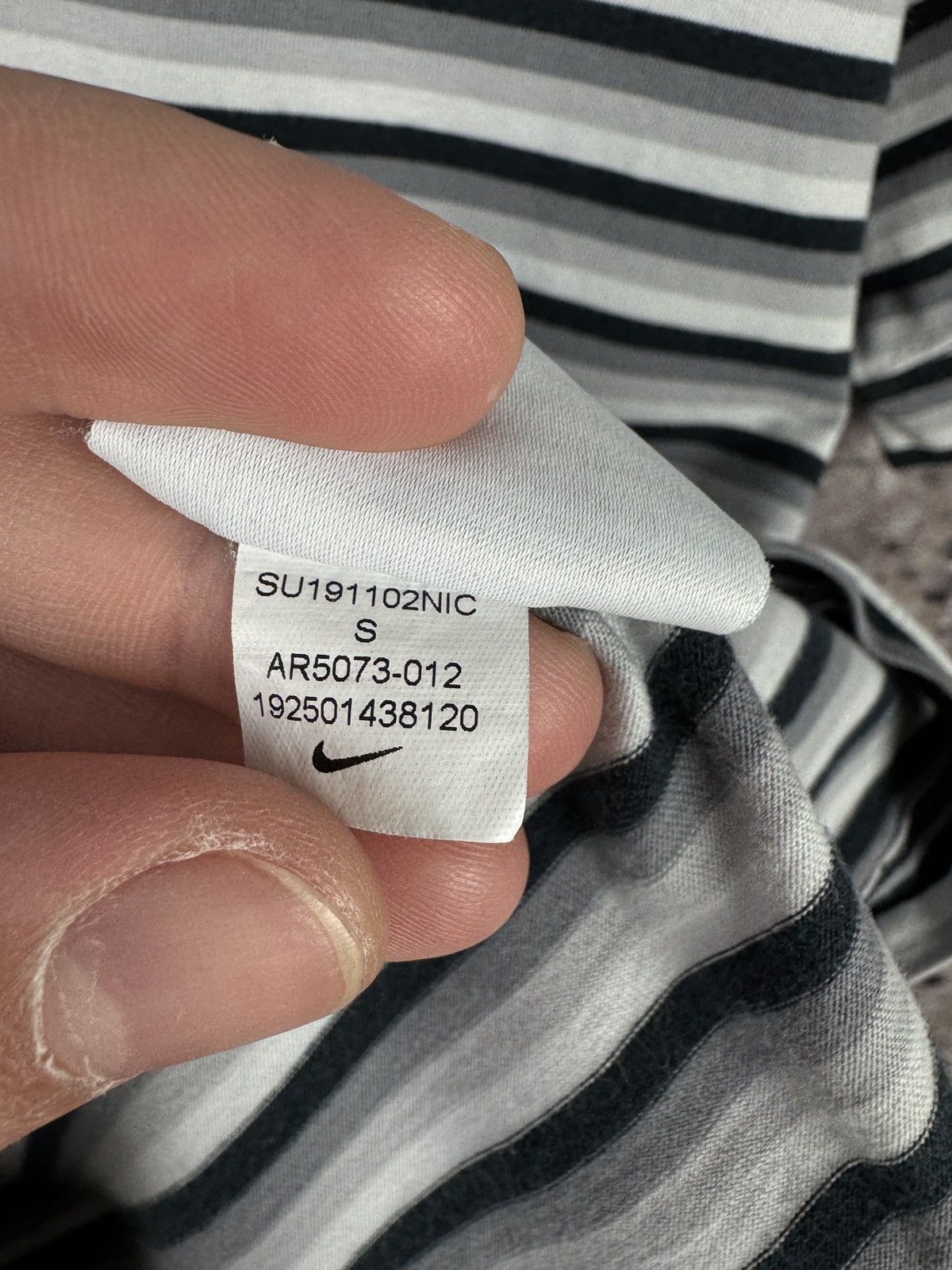 Nike Men’s Nike T-Shirt Striped Streetwear Size Small Size US S / EU 44-46 / 1 - 9 Thumbnail