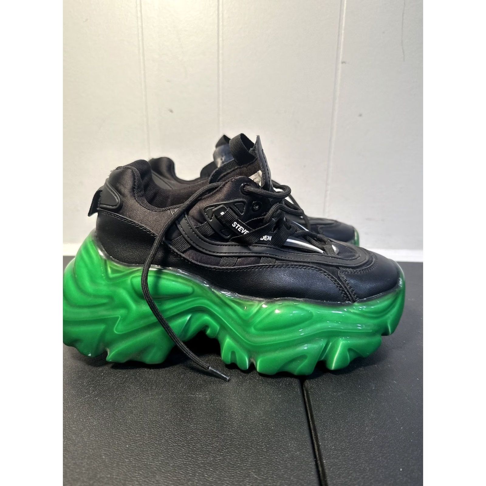 Steve Madden Steve Madden Revel Women's Athletic Sneaker Black Green Size 7M M Colorful EDM Raver EDC Shoes Size US 10 / IT 40 - 6 Thumbnail