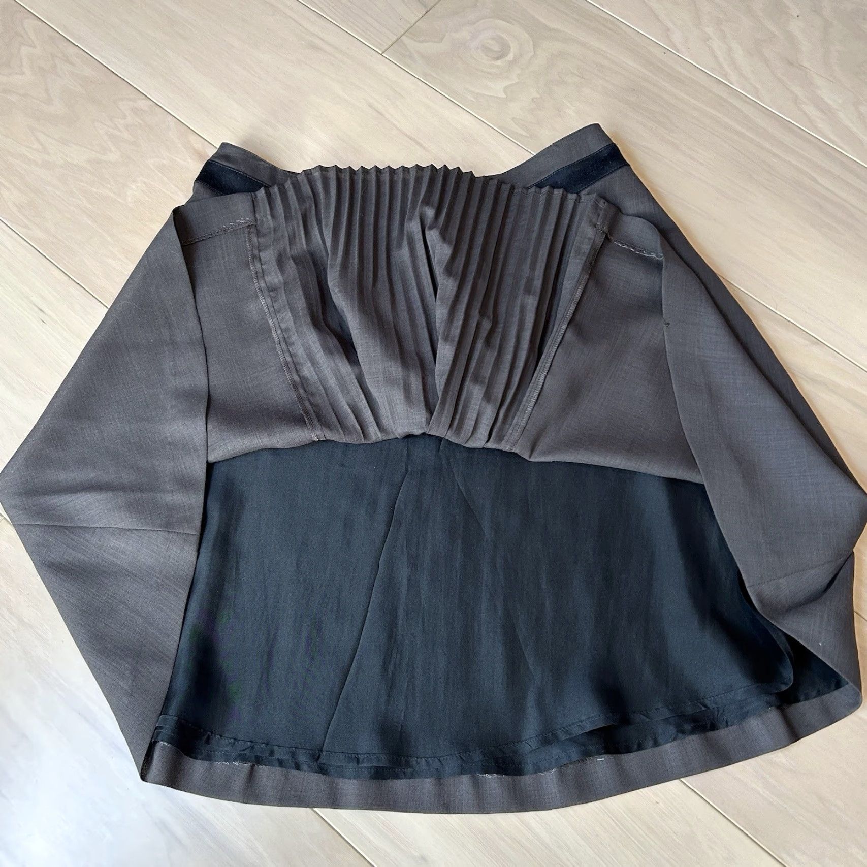 Viktor & Rolf Viktor & Rolf Brown Pleated Wool Blend Midi Skirt Women 40 Brown Wool Pleated A-Line Z ip Closure Designer Vintage No N/A Size 27" / US 4 / IT 40 - 3 Thumbnail
