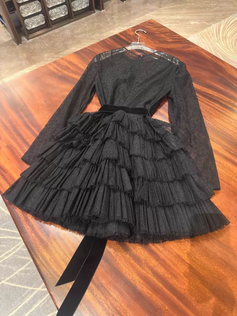 Valentino Valentino Black lace cake dress Size S / US 4 / IT 40 - 5 Thumbnail