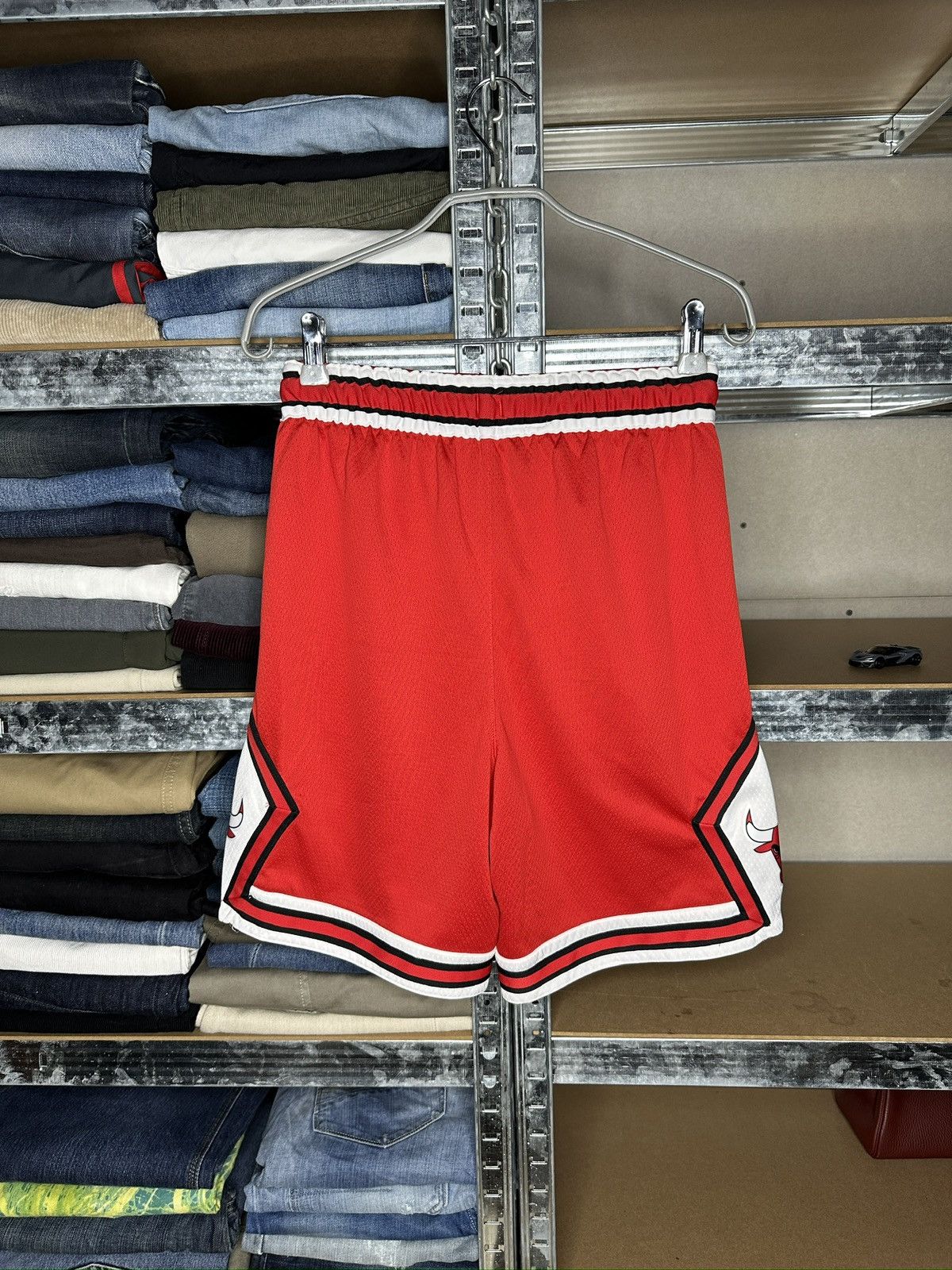 Nike Chicago Bulls Nike Men's NBA Red Swingman Shorts Size S (30) Size US 30 / EU 46 - 2 Thumbnail