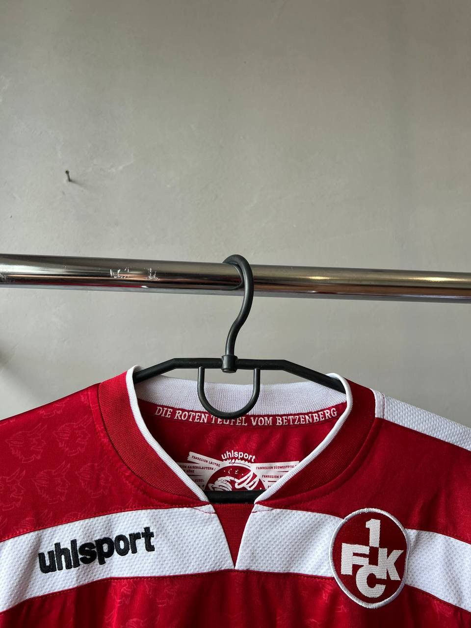 Sports Specialties 2013/14 FC KAISERSLAUTERN HOME SOCCER FOOTBALL JERSEY S Size US S / EU 44-46 / 1 - 5 Thumbnail