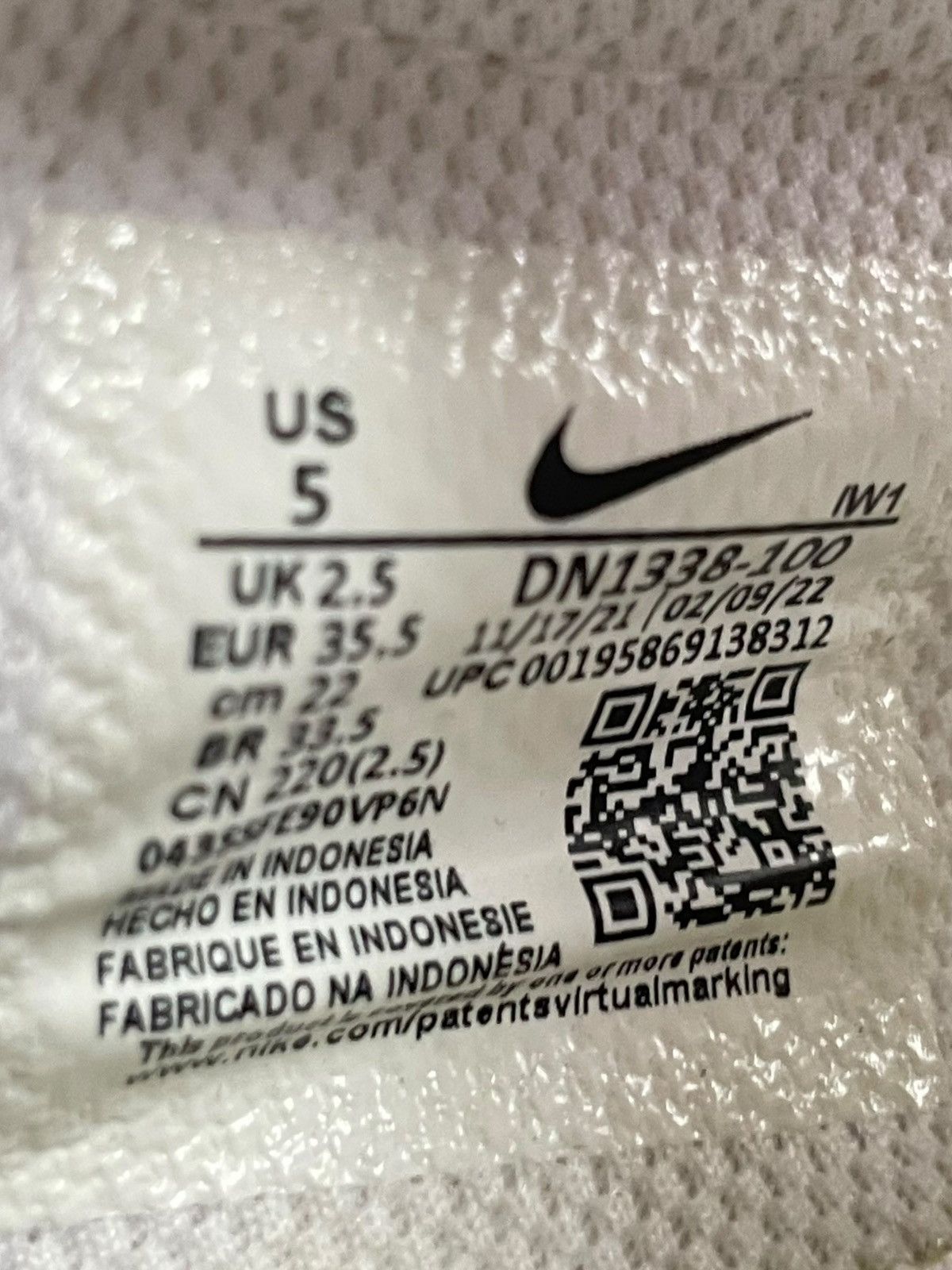 Nike Nike Air Rift Breathe 'White Pure Platinum' Size US 5 / IT 35 - 19 Thumbnail