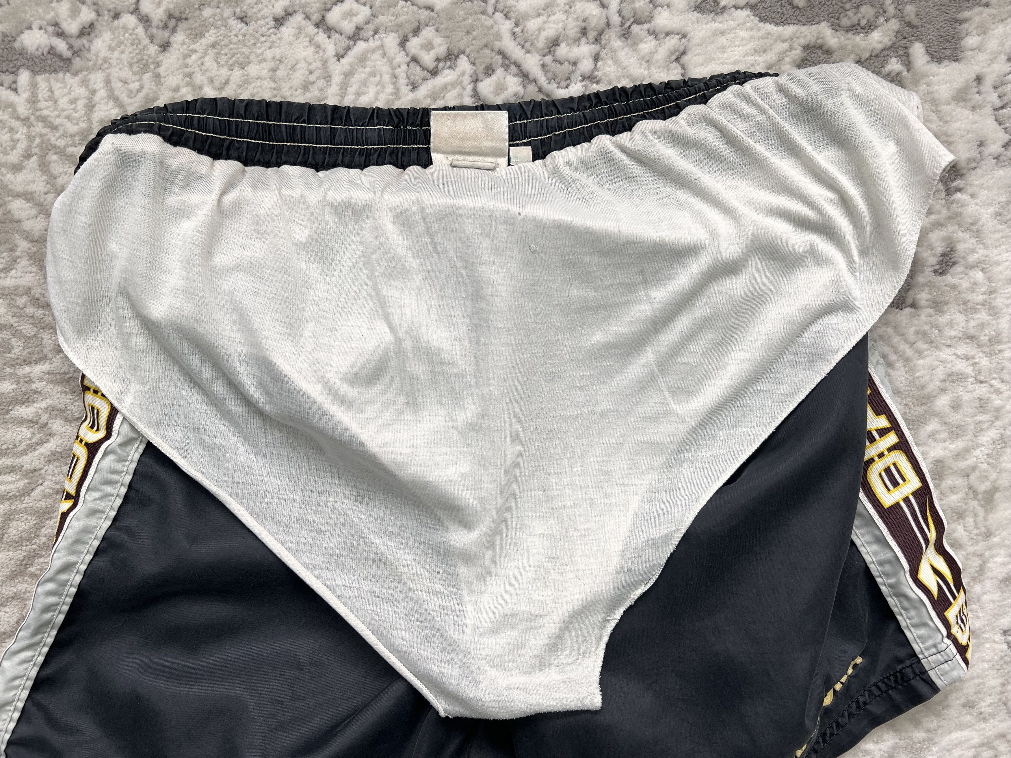Diadora Vintage Diadora Sport Track Shorts Dark Grey Side Stripe L Size US 34 / EU 50 - 20 Thumbnail