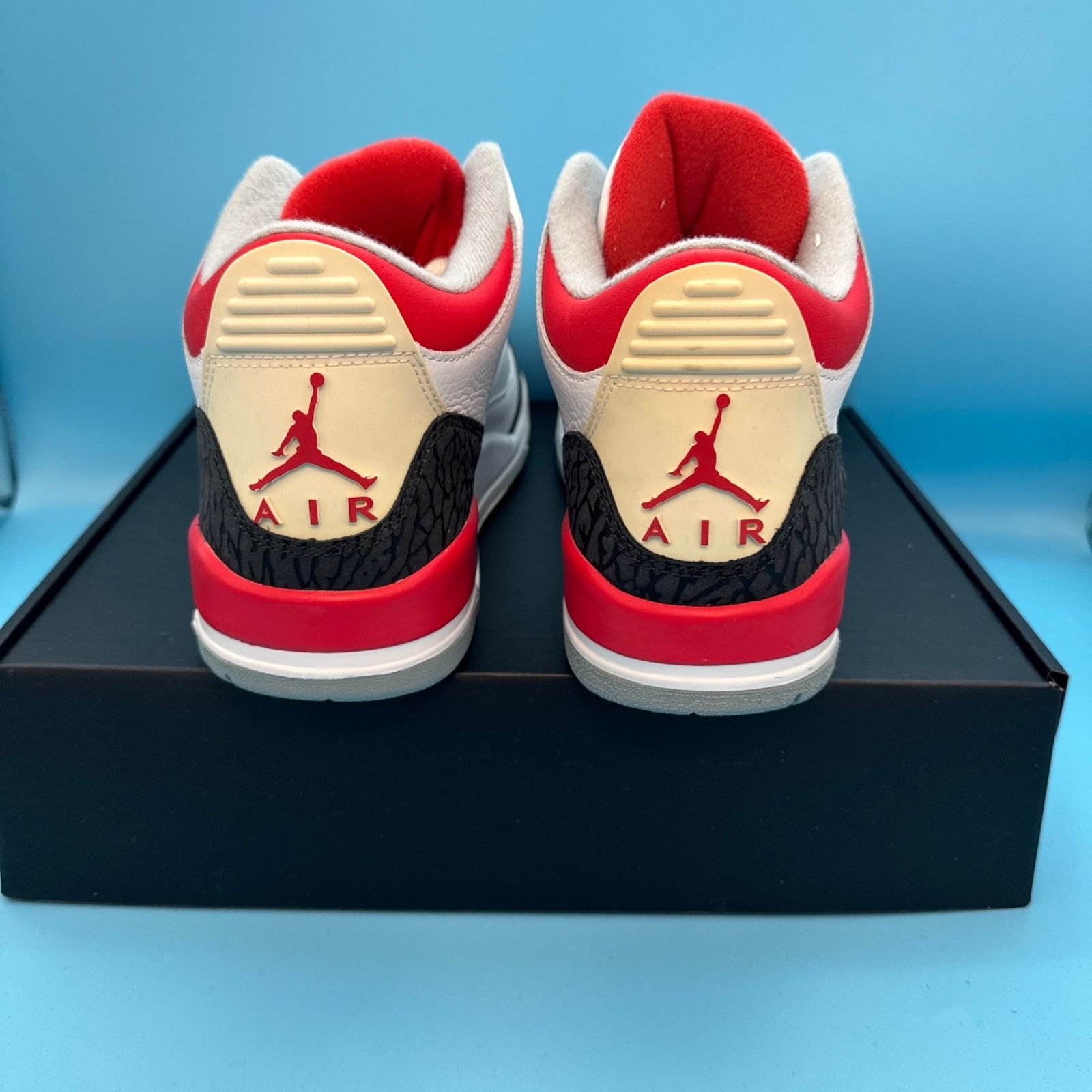 Jordan Brand × Nike Air Jordan 3 Retro 2007 "Fire Red" m8.5 w10 Size US 8.5 / EU 41-42 - 5 Thumbnail