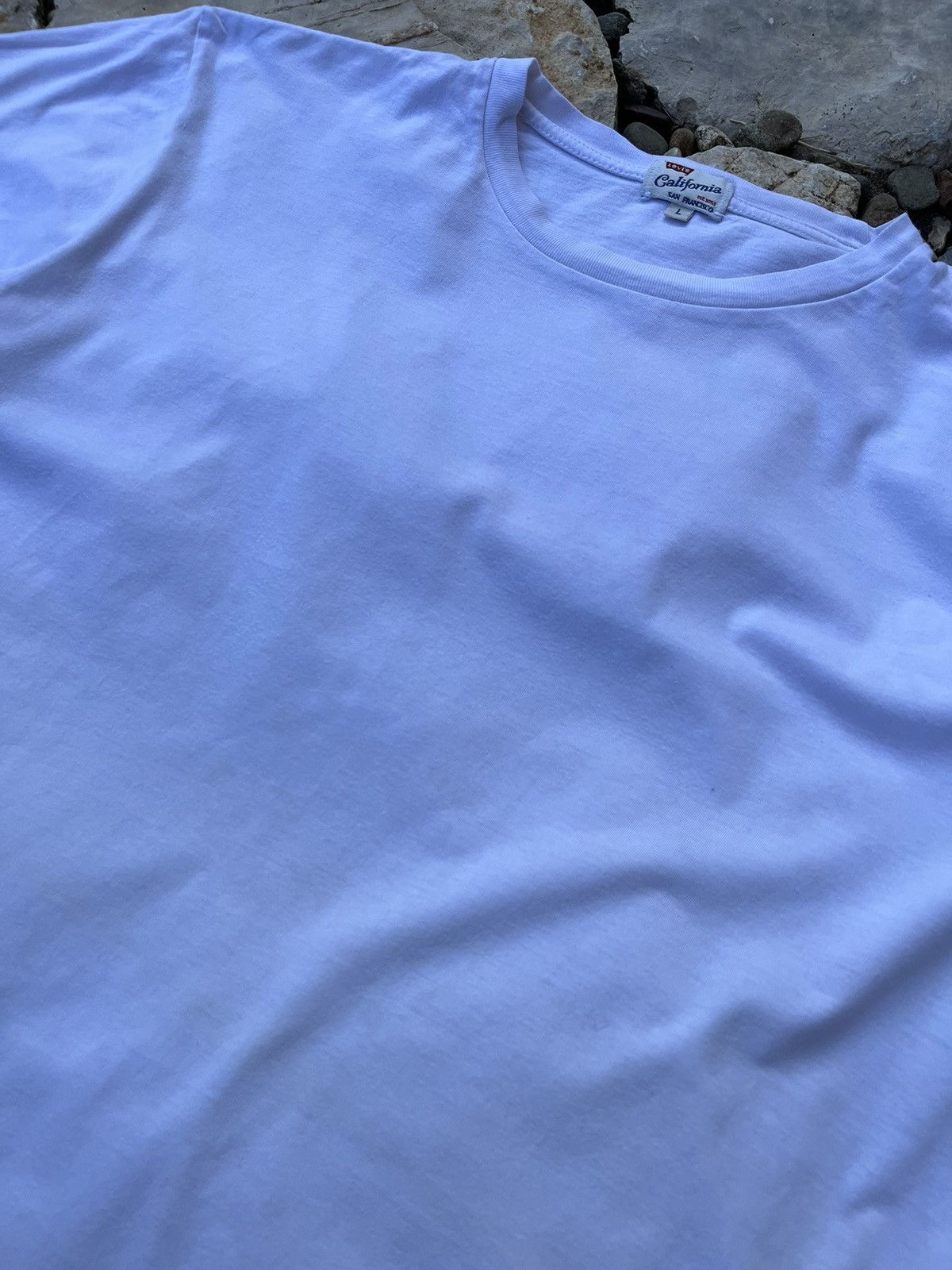 Levi's × Levi's Vintage Clothing × Vintage Levi’s vintage y2k basic distressed tee t-shirt cropped Size US M / EU 48-50 / 2 - 11 Thumbnail