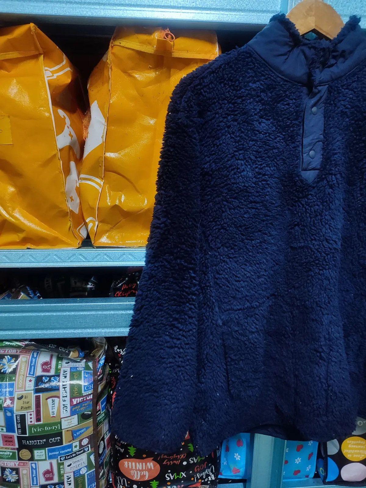 Uniqlo × White Mountaineering UNIQLO x White Mountaineering Fleece Pullover (Navy) Size US M / EU 48-50 / 2 - 4 Thumbnail