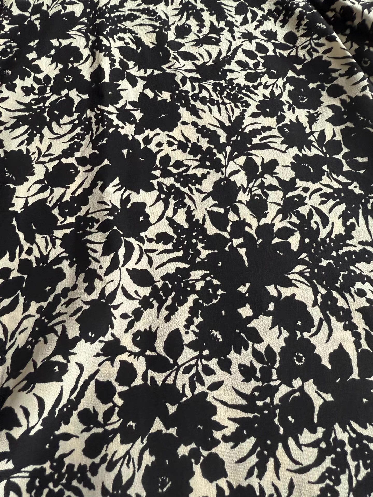 Saint Laurent Paris Saint Laurent Floral Print Shirt Ｑ23 Size US S / EU 44-46 / 1 - 7 Thumbnail