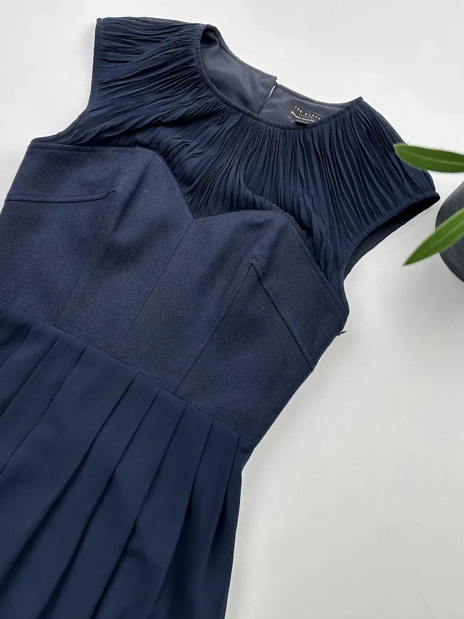 Ted Baker Ted Baker Dress (537) Size XS / US 0-2 / IT 36-38 - 2 Thumbnail