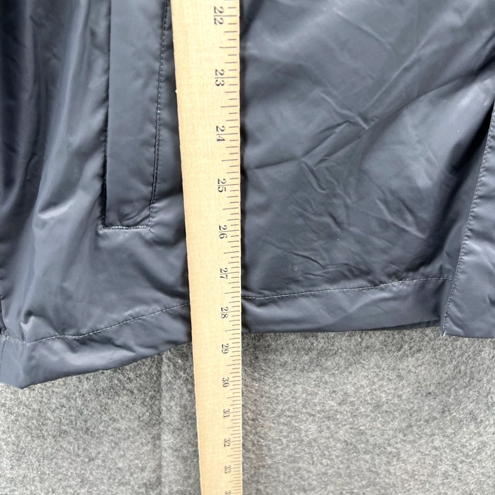 Tommy Hilfiger Tommy Hilfiger Jacket MenS Medium Grey Hoodie Full Zip Nylon Windbreaker Vintage Size US M / EU 48-50 / 2 - 4 Thumbnail
