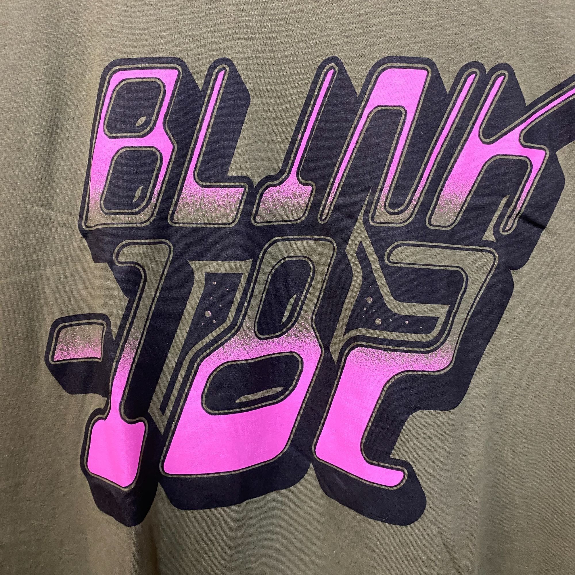 Other Blink-182 Pink Gradient Logo T-Shirt 2XL Size US XXL / EU 58 / 5 - 2 Thumbnail