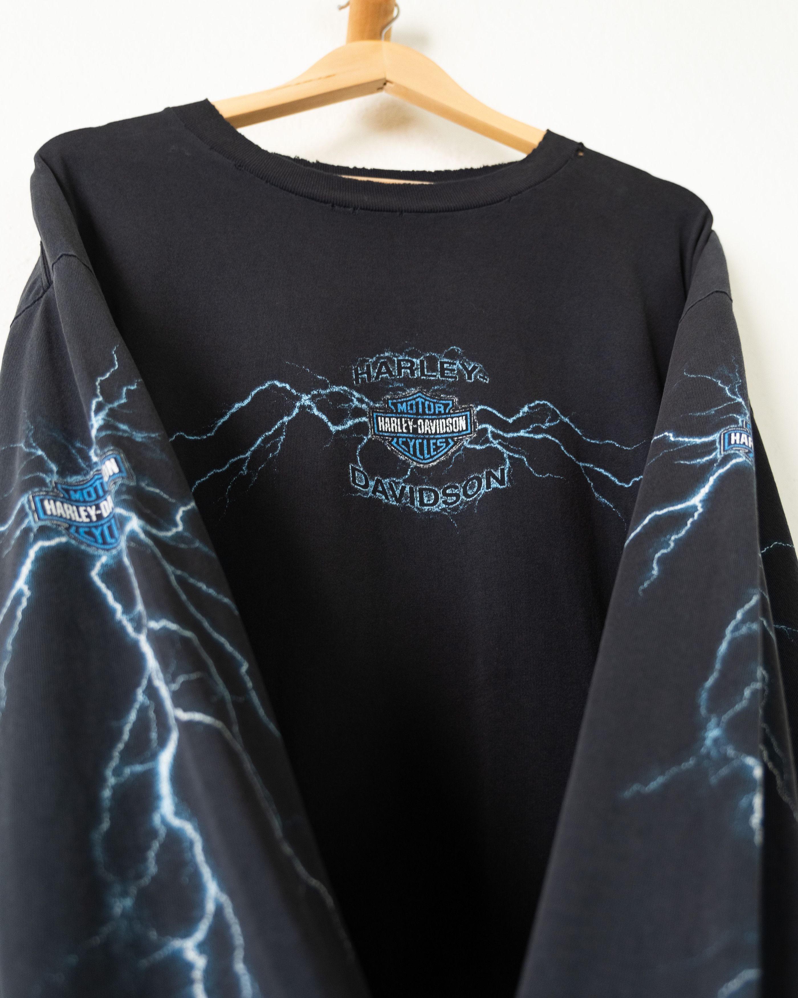 image of Thrashed Vintage Harley Davidson Chicago Lightning T Shirt in Black, Men's (Size XL)