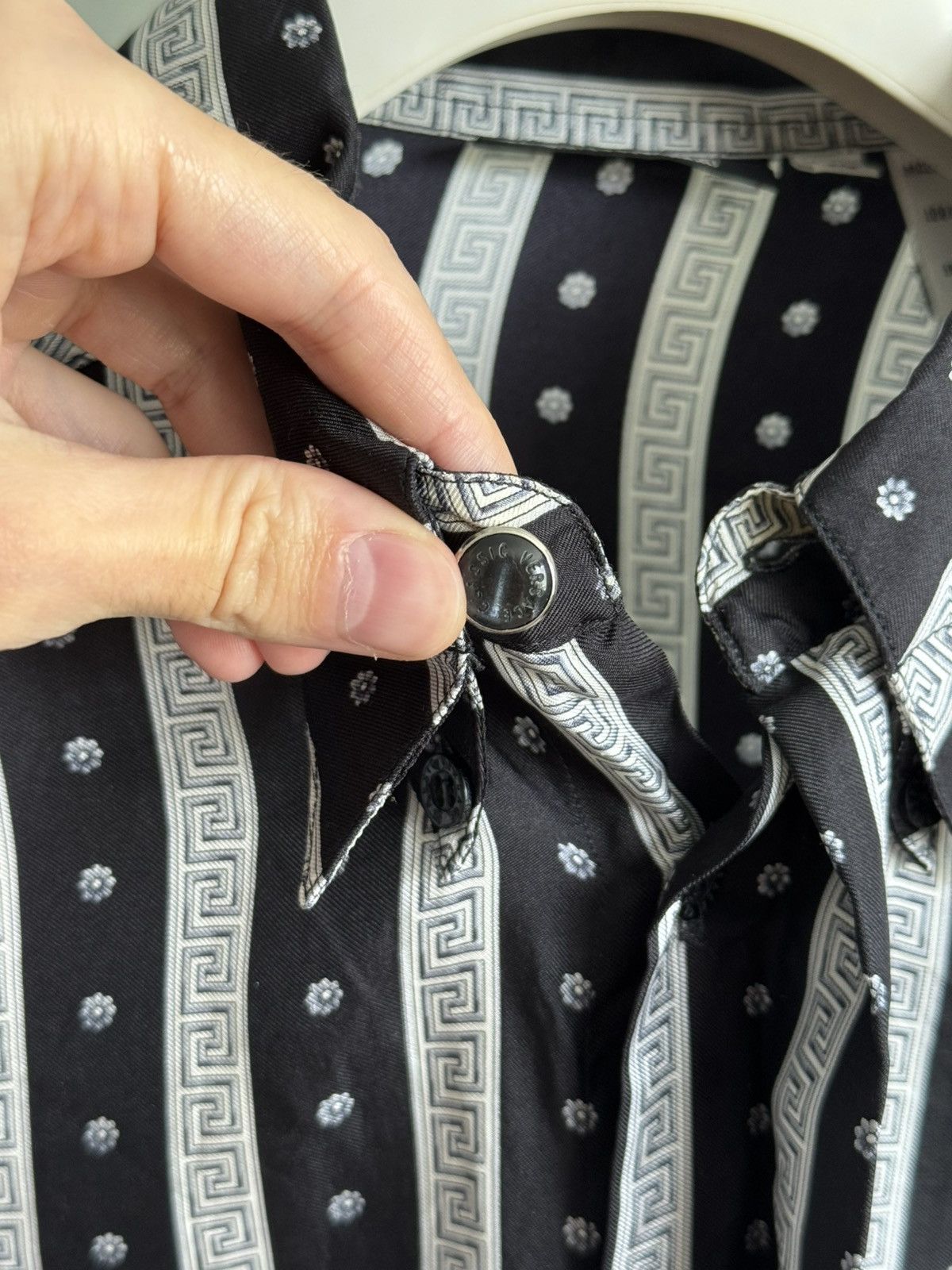 Versace Vintage Versace Silk shirt Size US M / EU 48-50 / 2 - 6 Thumbnail