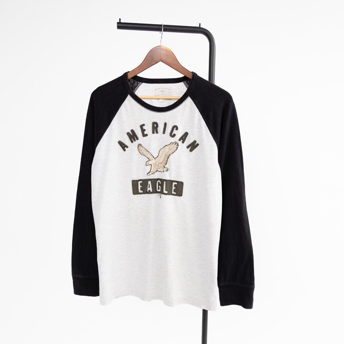 American Eagle Outfitters American Eagle Long Sleeve Shirt Logo Eagle Graphic Raglan Size US L / EU 52-54 / 3 - 1 Thumbnail