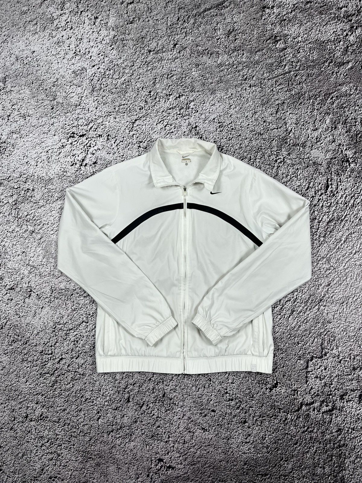 Vintage Vintage Y2K Nike small swoosh track jacket windbreaker L Size L / US 10 / IT 46 - 1 Thumbnail